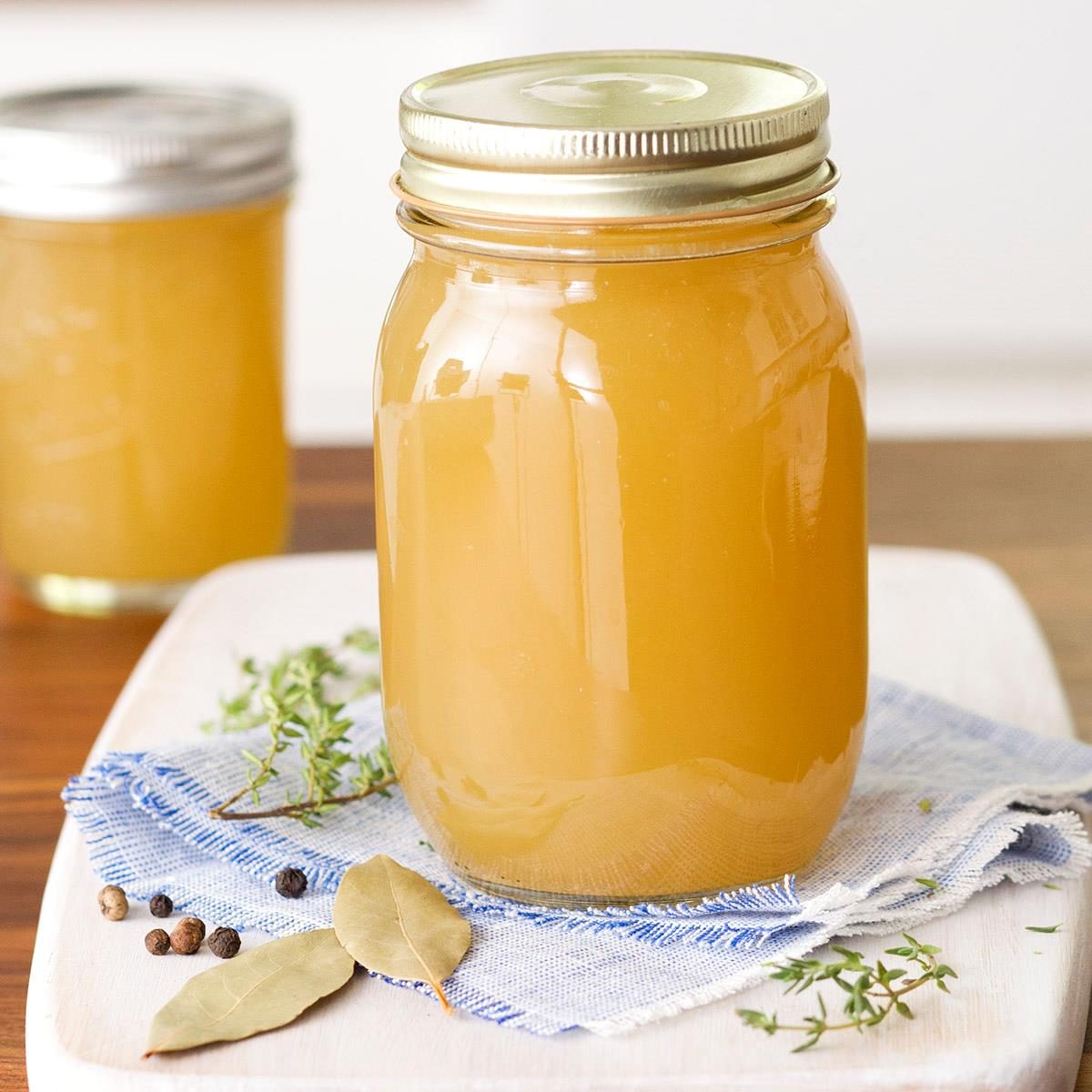 Homemade chicken stock
