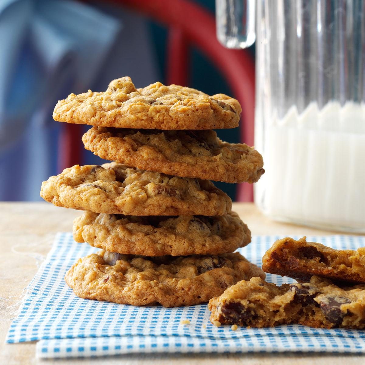Best Oatmeal Cookies: Chewy Oatmeal Cookies