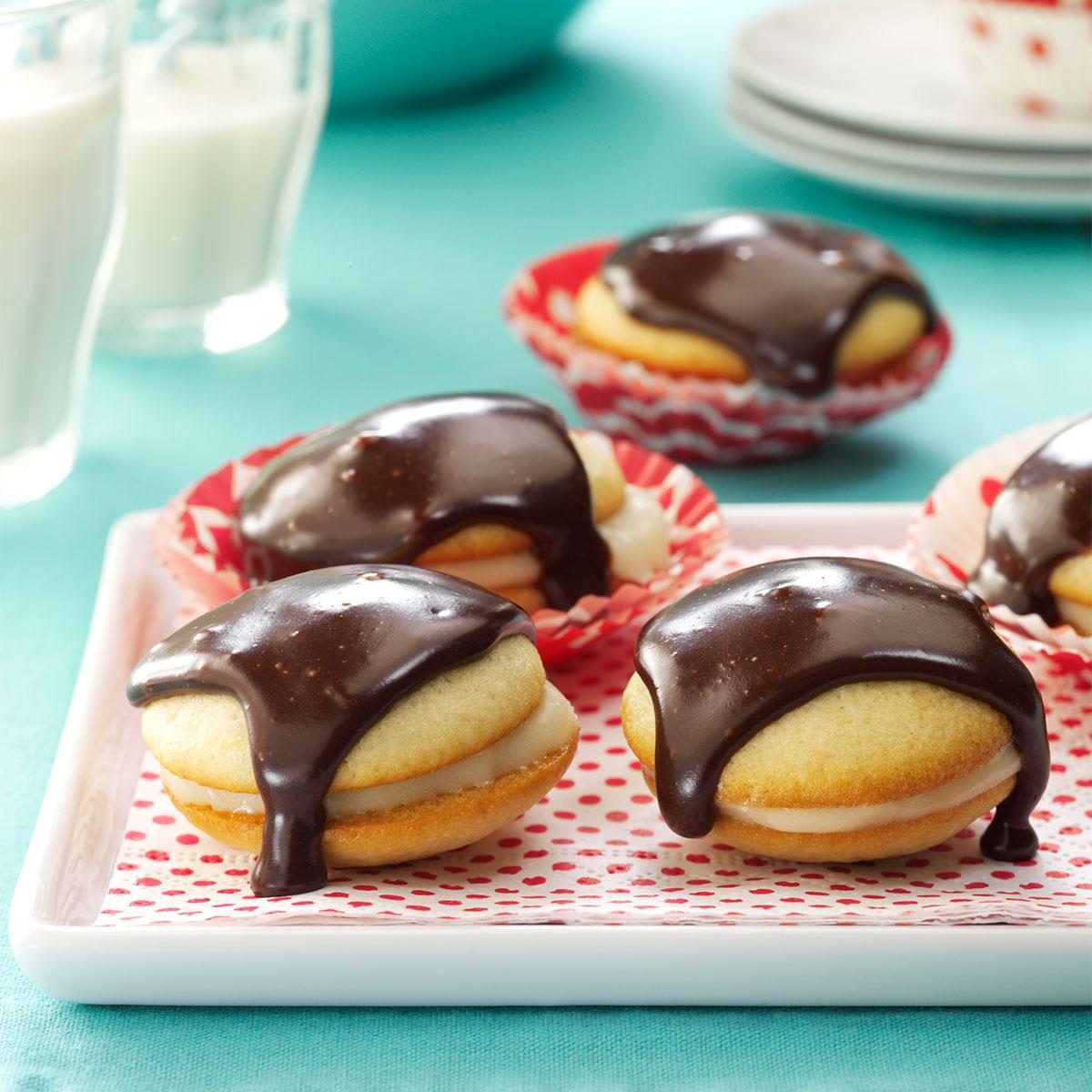 Boston Cream Whoopie Pies