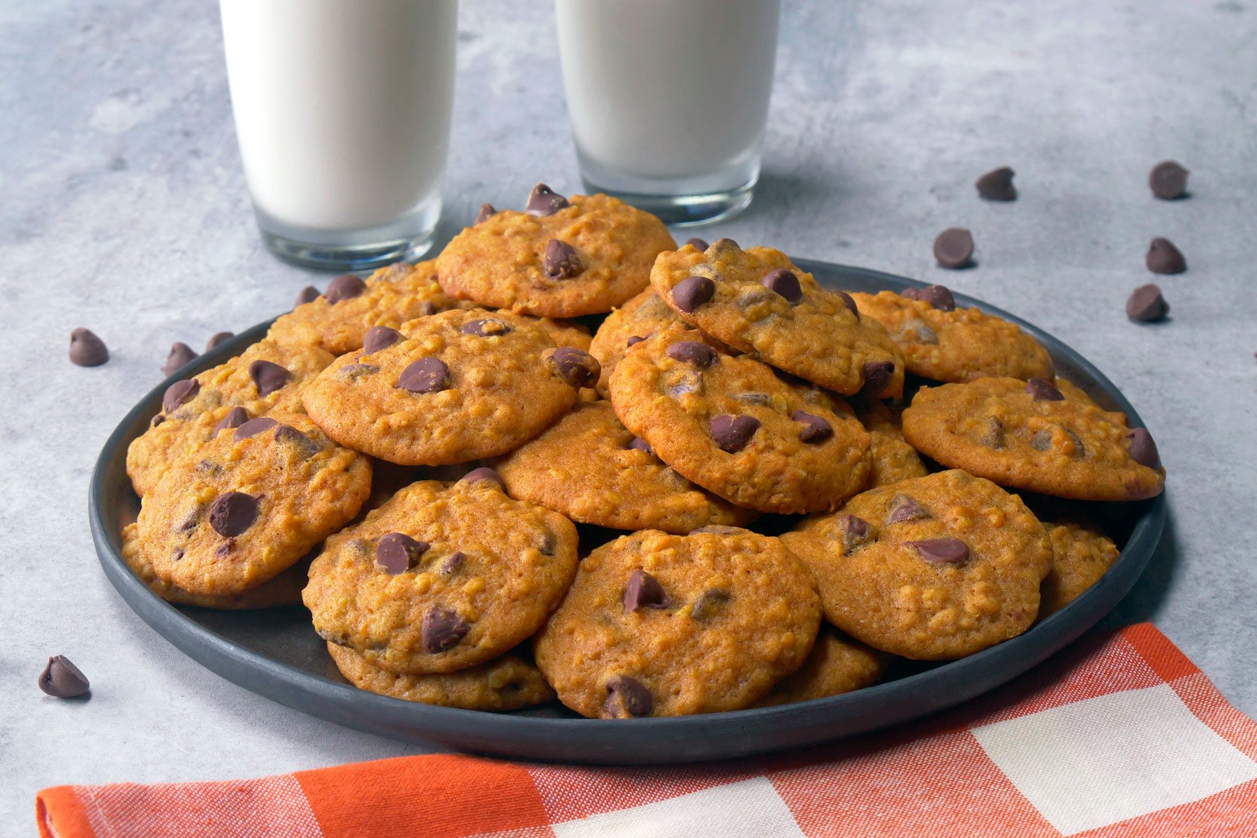 Pumpkin Chocolate Chip Cookies Thvs23 1195 Mr 10 03 23 Pumpkinchocolatechipcookies 8