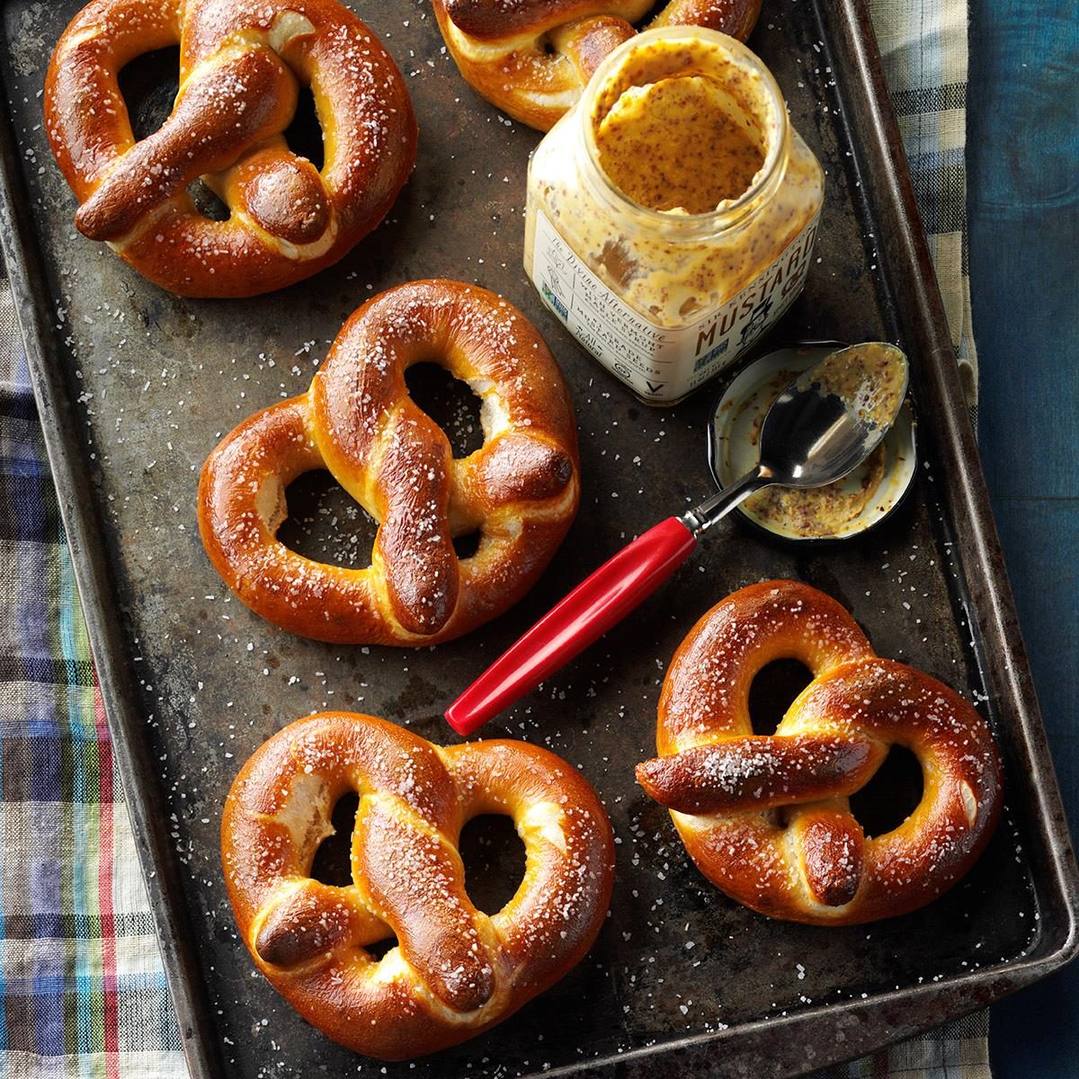 Soft Giant Pretzels Exps Fbmz16 15761 A05 19 4b 13