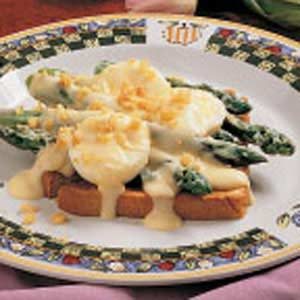 Creamy Asparagus on Toast