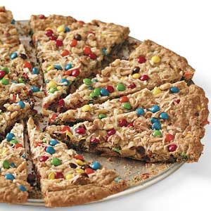Oatmeal Cookie Pizza