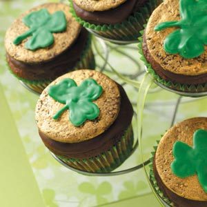 Chocolate-Mint Shamrock Cupcakes