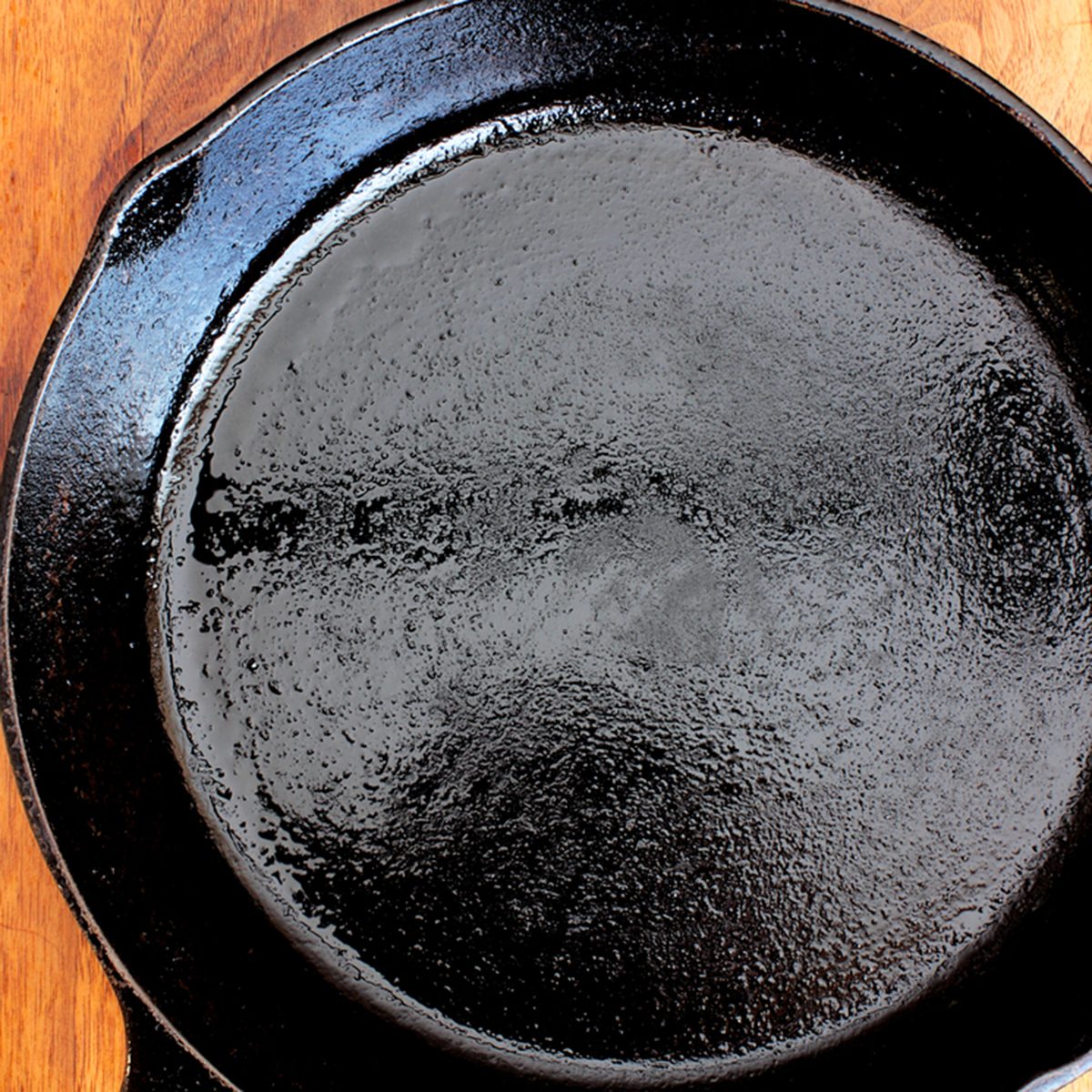 Seasoned cast iron skillet