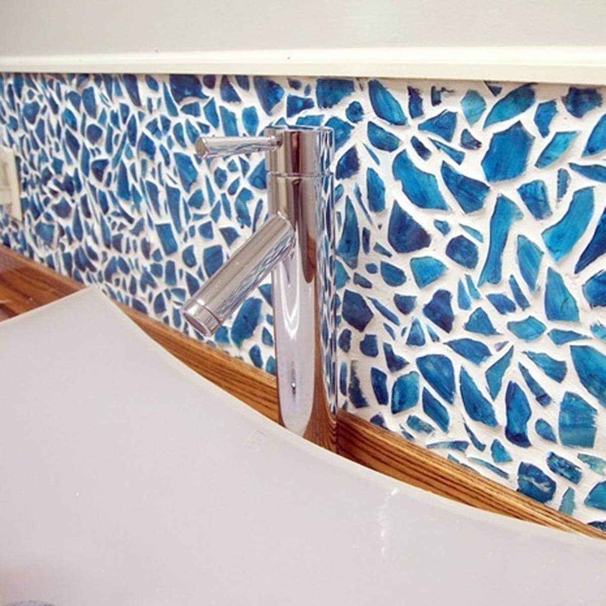 Blue mosaic backsplash