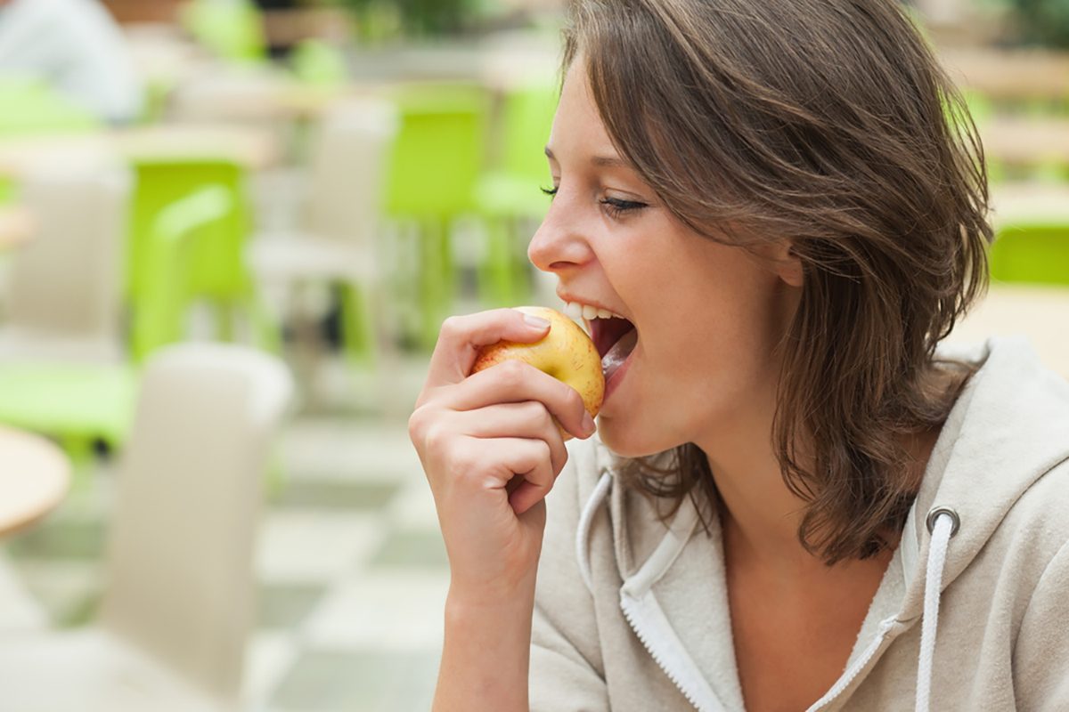 Can Eating Apples Really Help You Lose Weight?