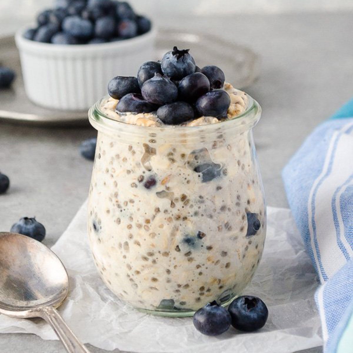 Blueberry chia overnight oats