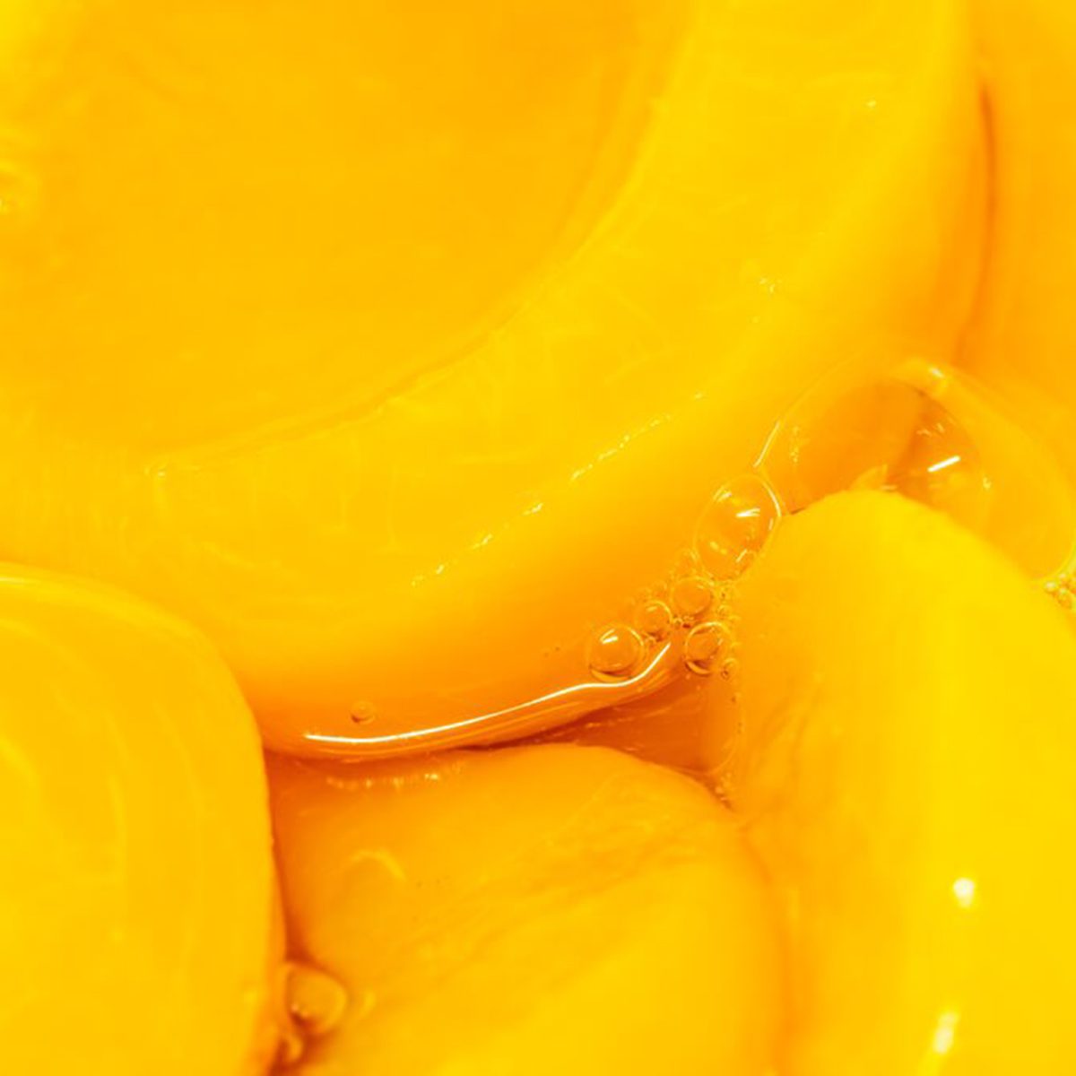 Sliced peaches in heavy syrup