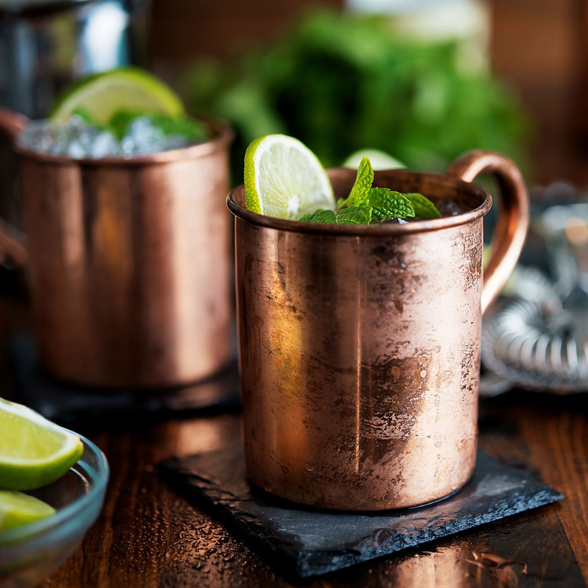 moscow mule cocktail in copper mug