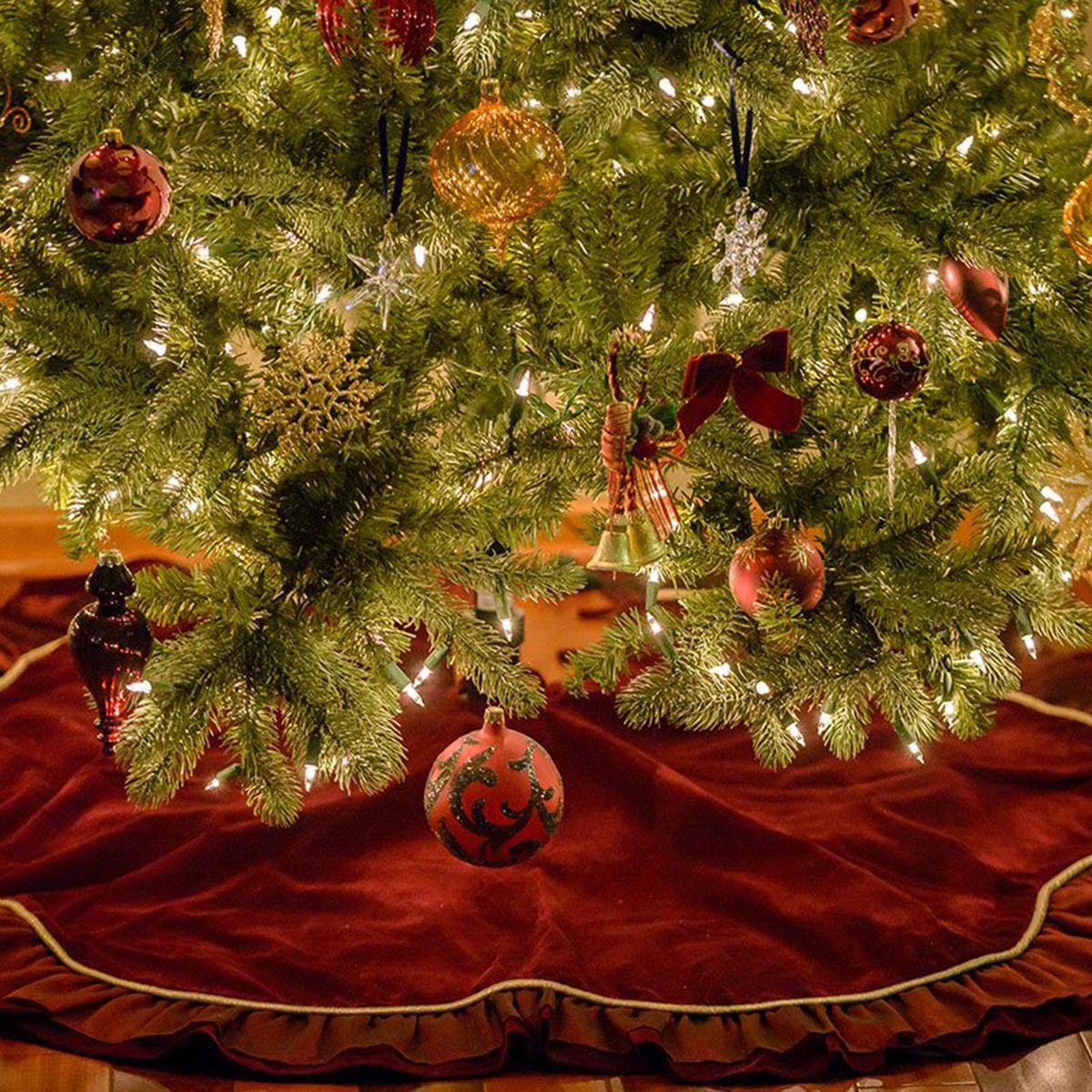 Christmas tree base skirt