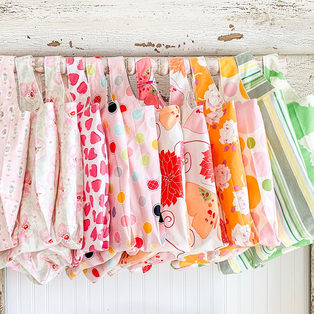 Hand made reusable grocery bag sewn with quilting fabric a fast easy project uses for reusable bags