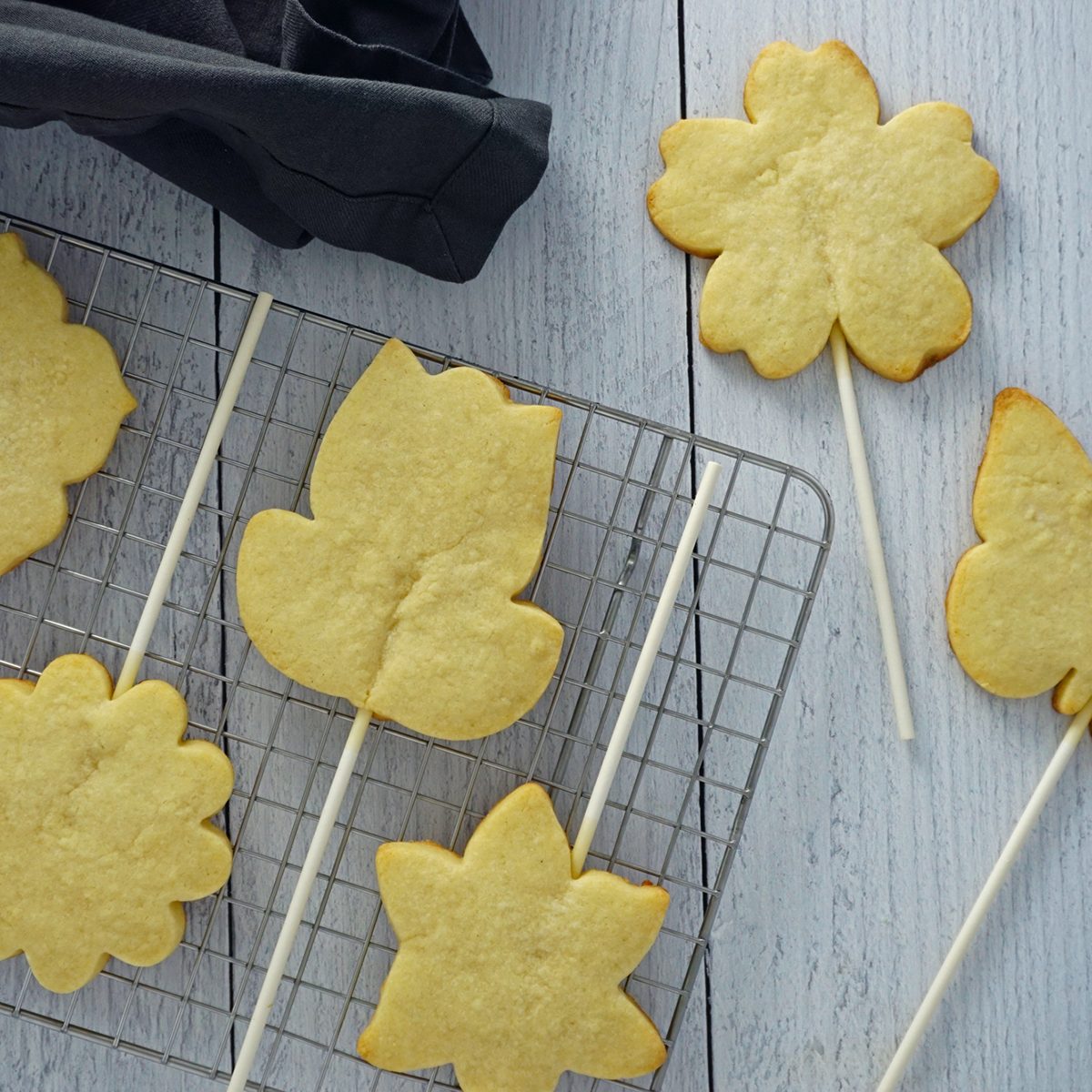 Cool completely how to make a cookie bouquet