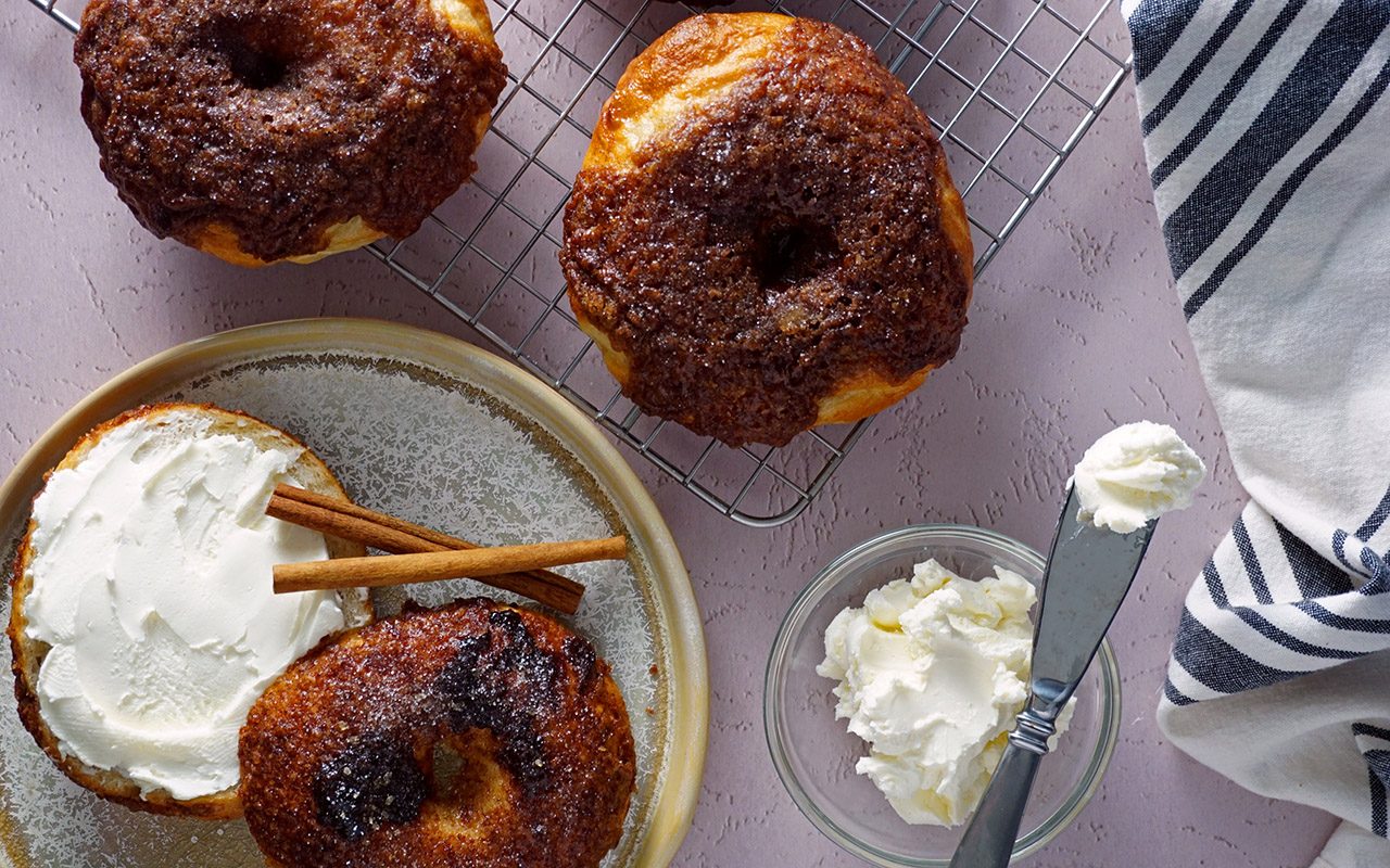 Cinnamon Crunch Bagels Panera 041921 Toh 17