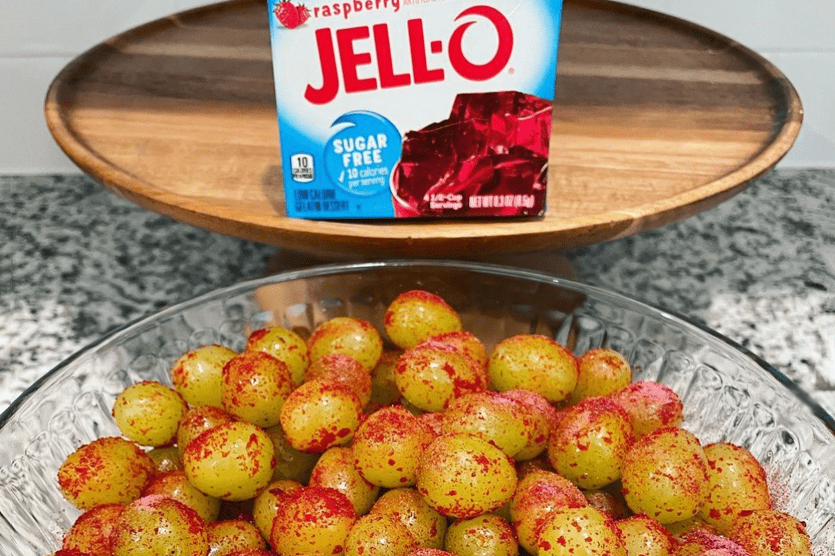 This Viral Video Shows You How to Make Frozen Grapes with Jell-O