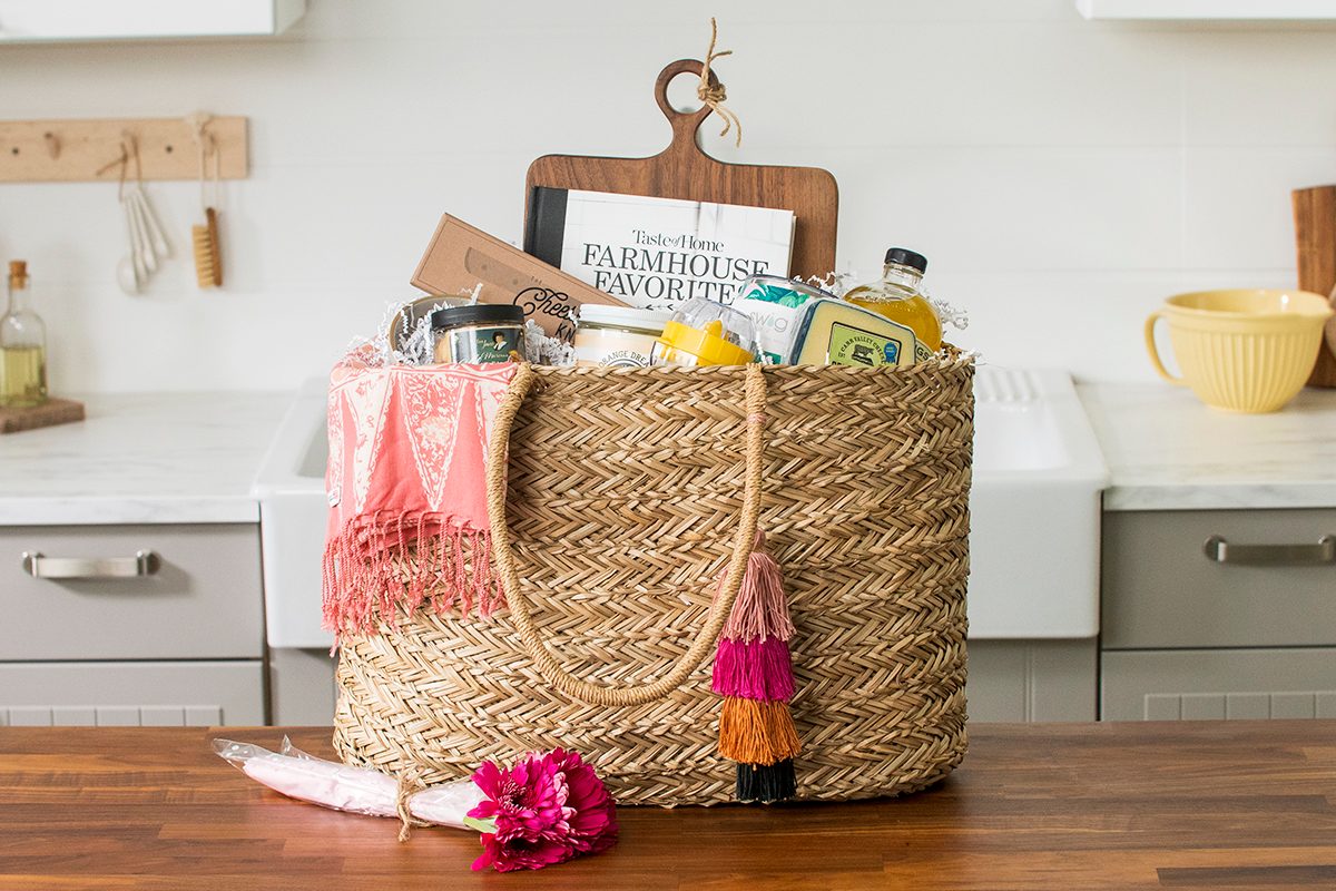 Picnic gift basket