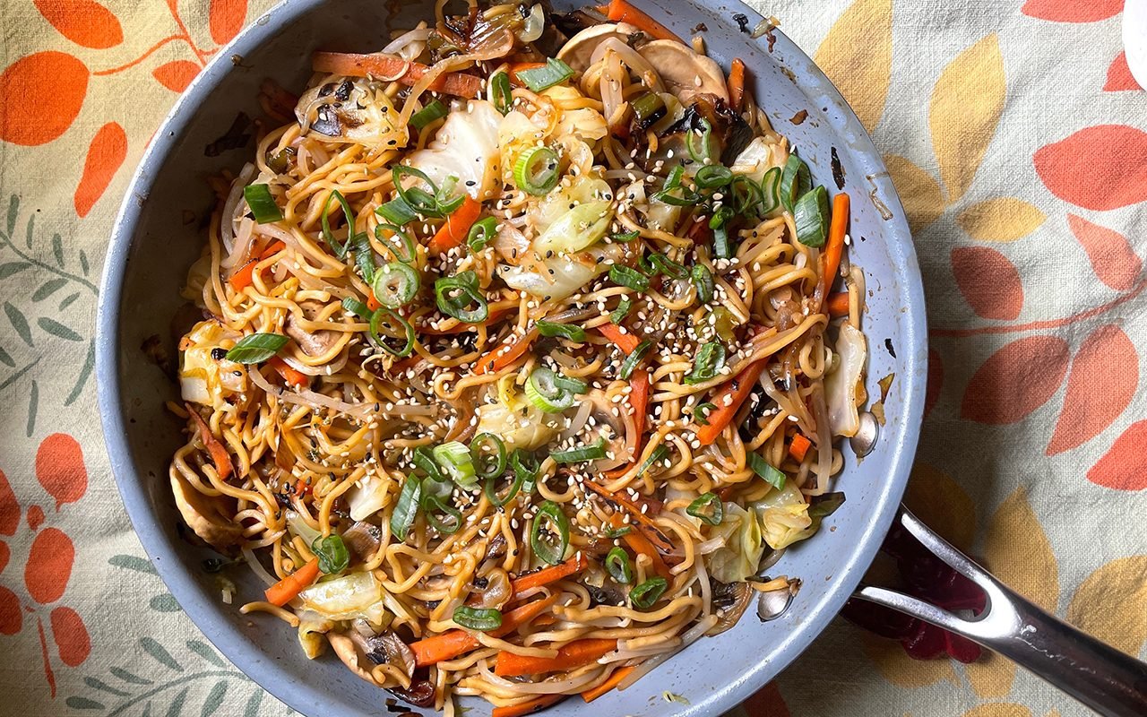 How to Make Yakisoba Noodles (Japanese Stir-Fry Recipe)