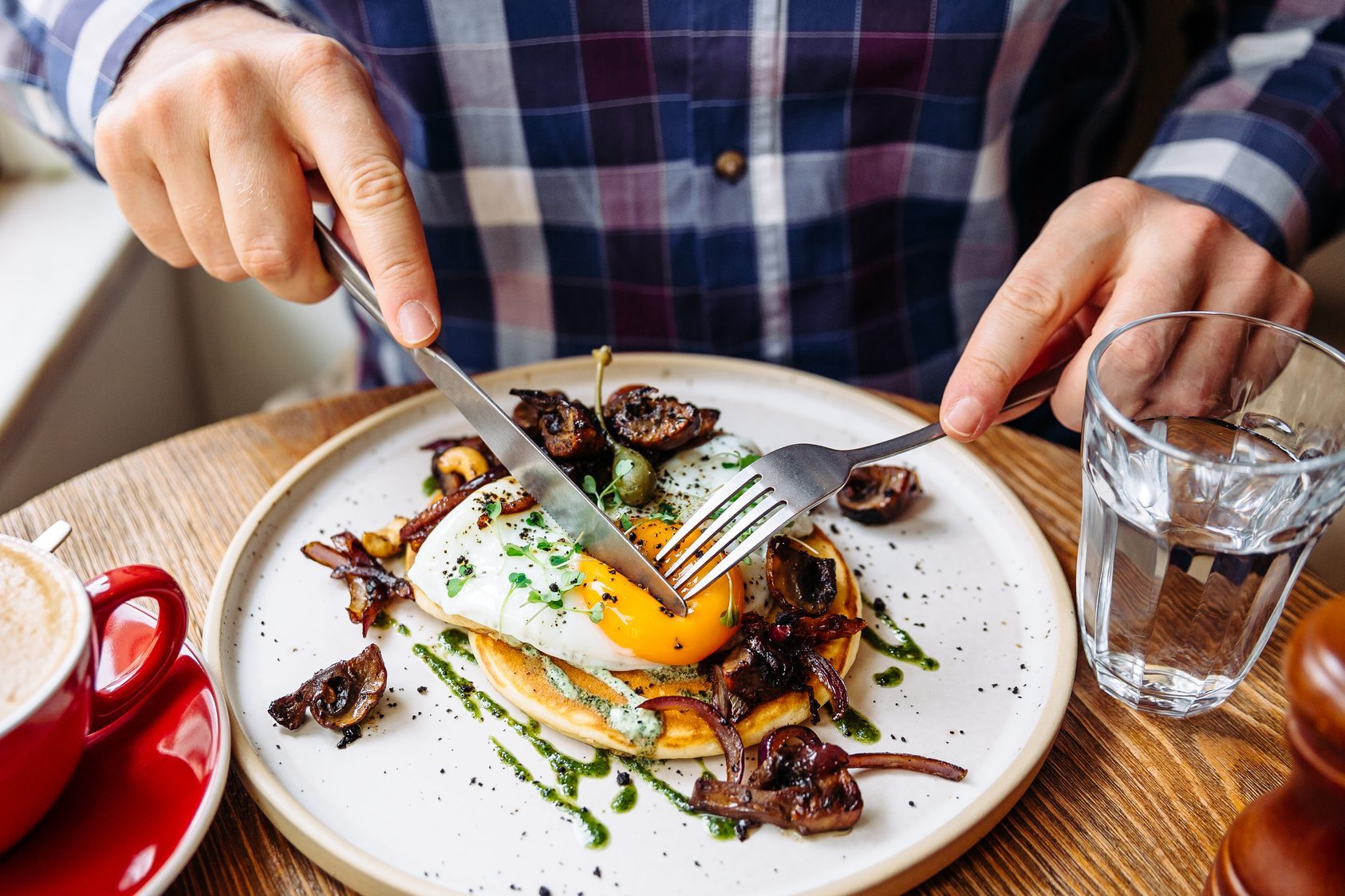 How to Hold a Fork—American vs. European Table Etiquette