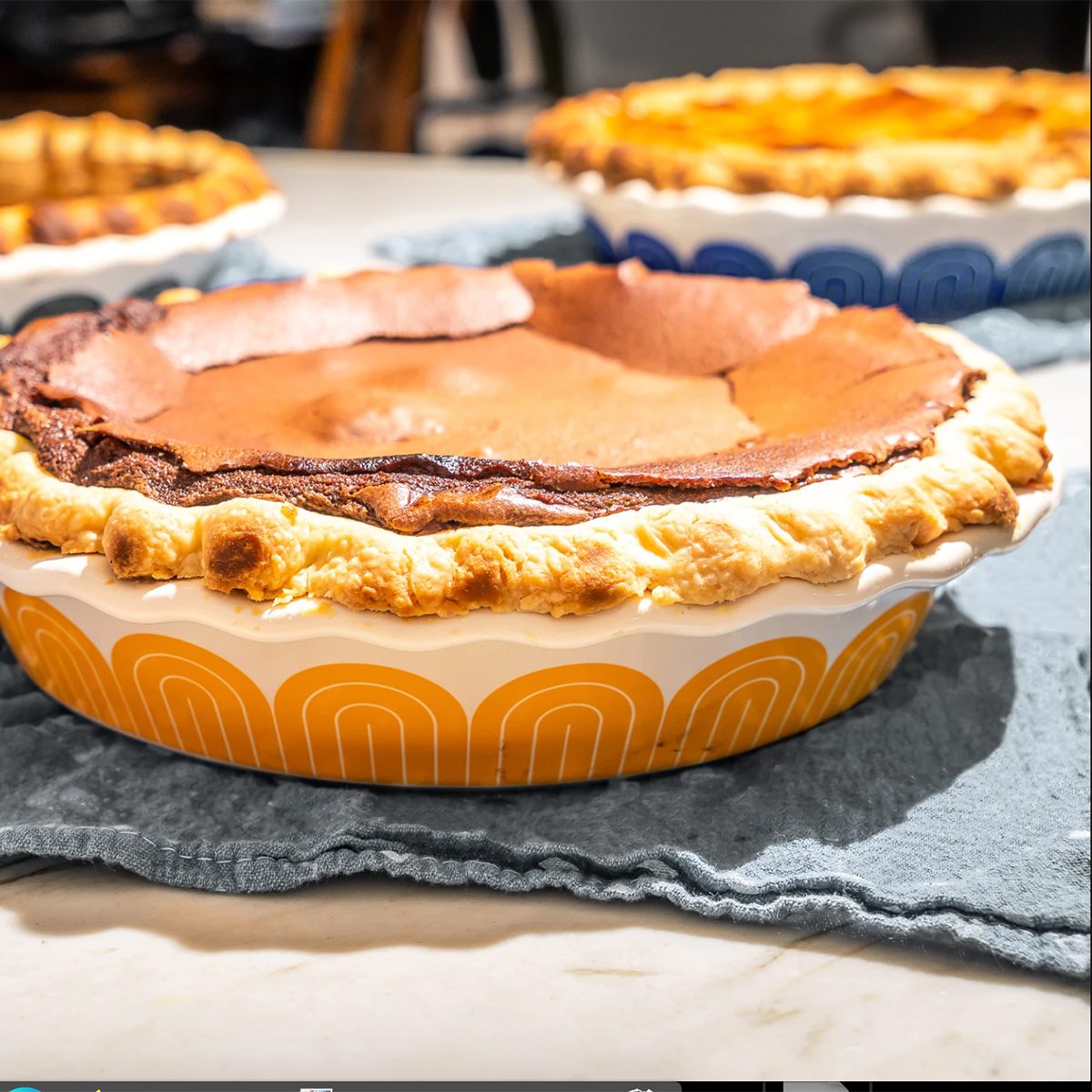 Great Jones Sweetie Pie Pan