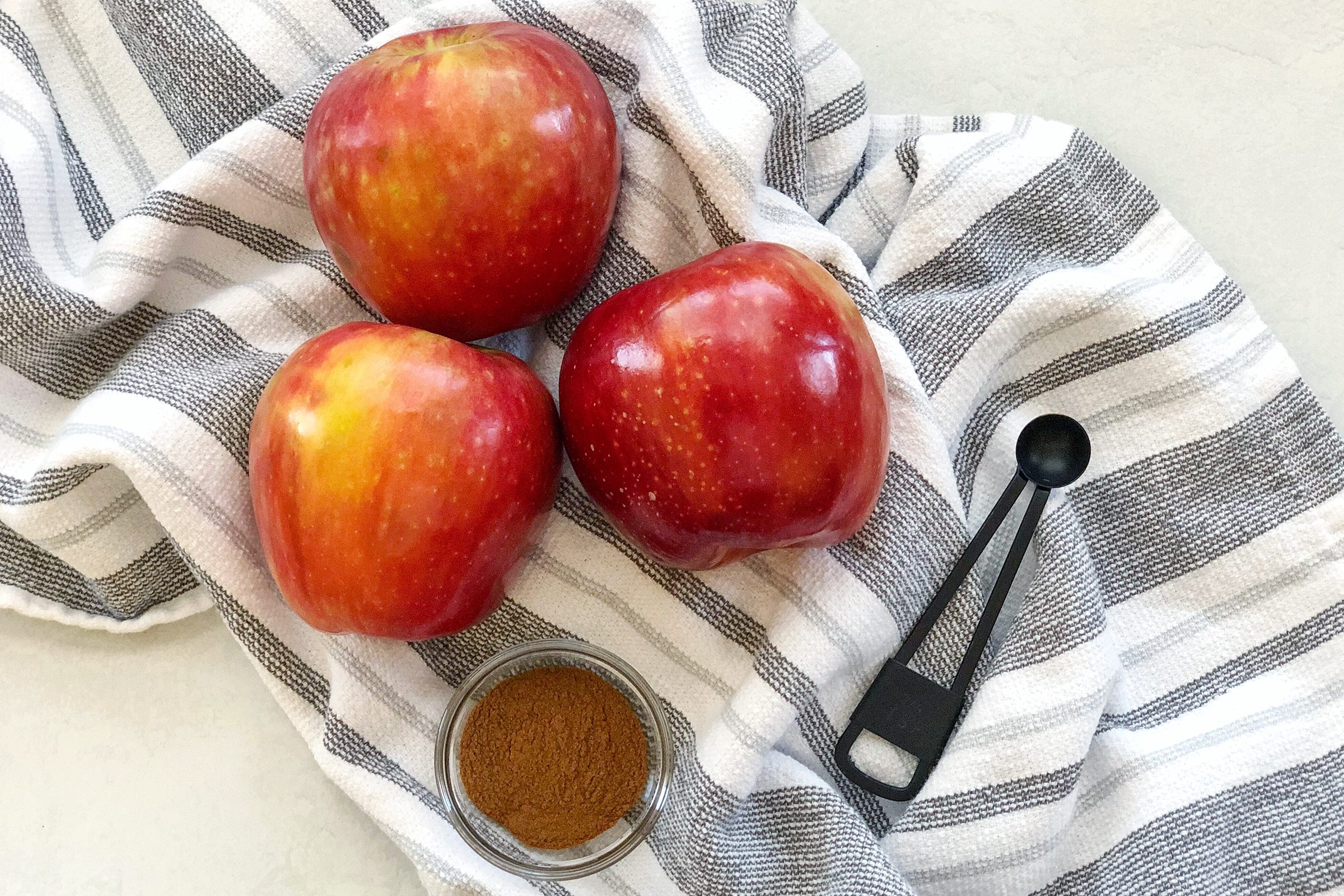 Air Fryer Apple Chips Ingredients