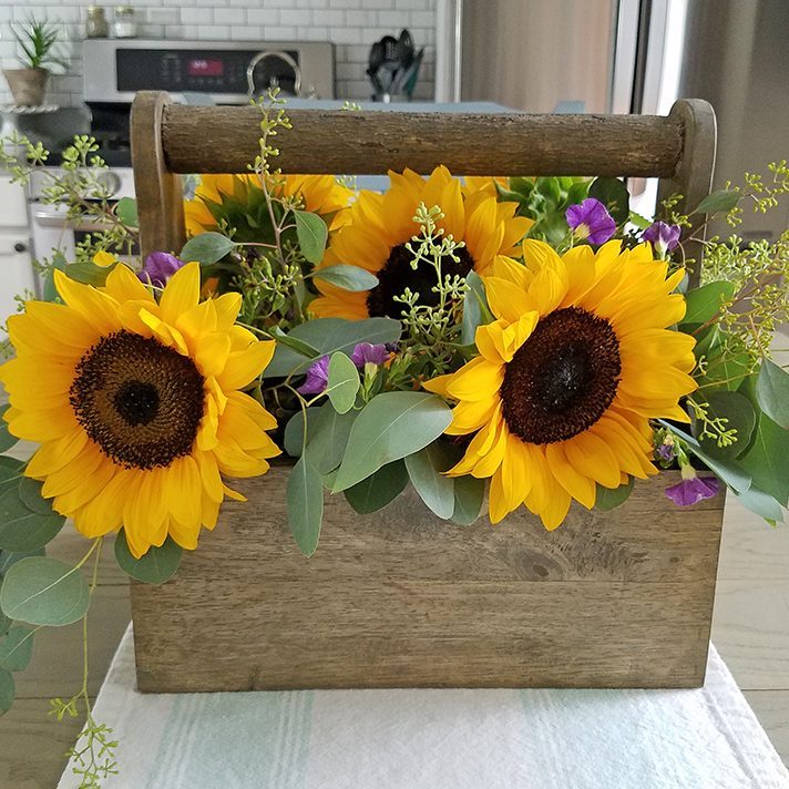 Rustic Sunflower Centerpiece Ecomm Via Thehoneycombhome.com