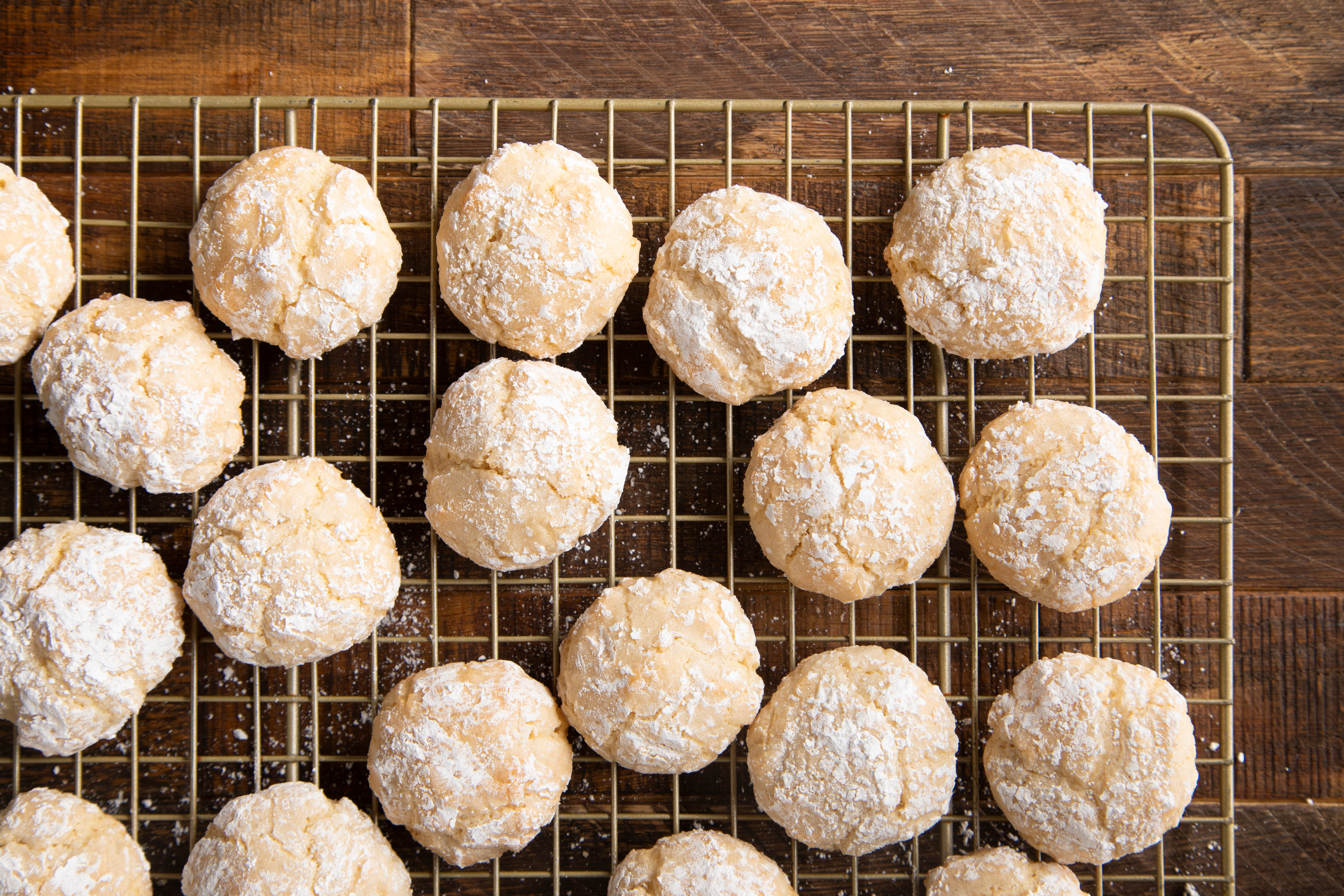 Amaretti Cookies baked