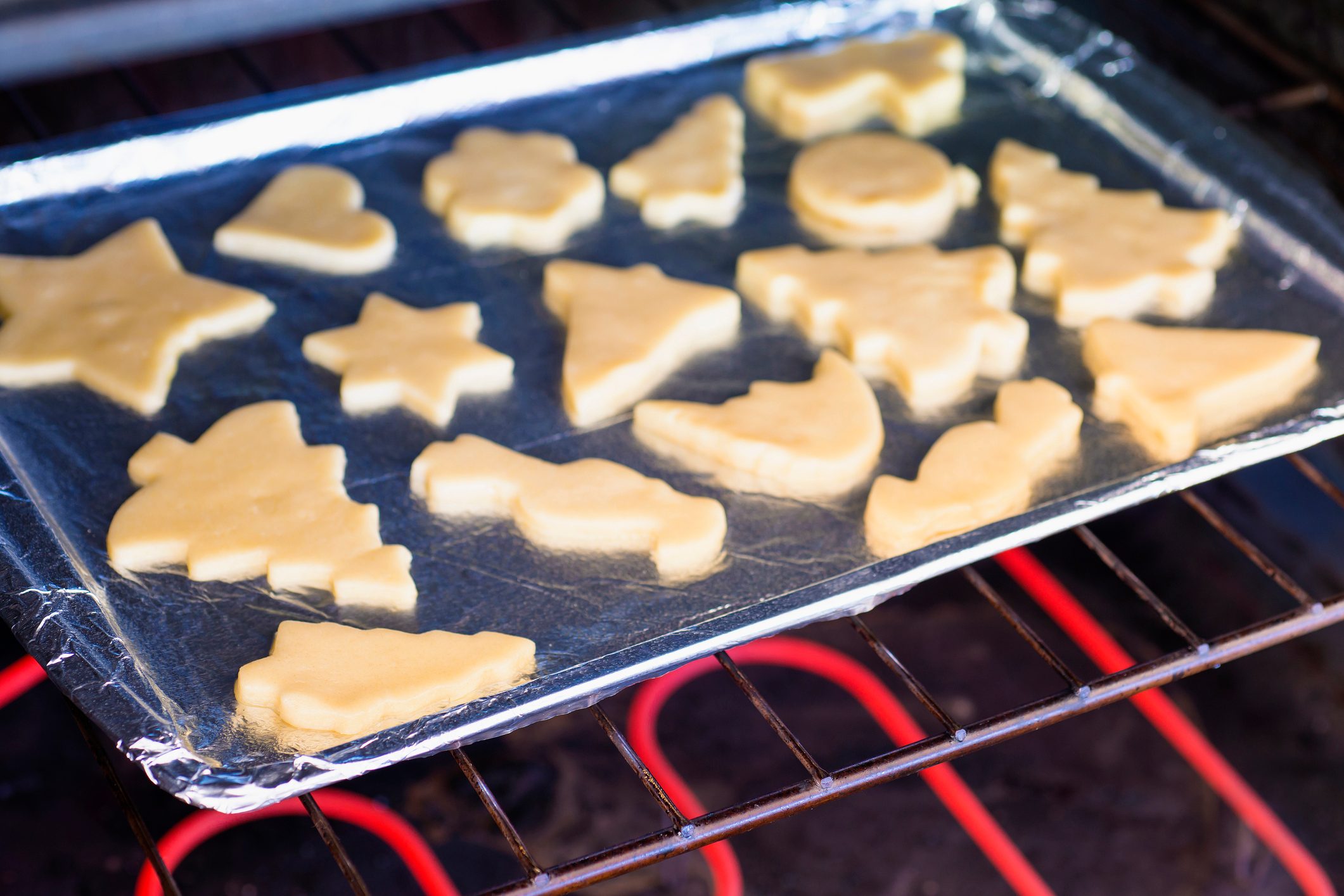 Here’s Why You Shouldn’t Bake Cookies on Aluminum Foil