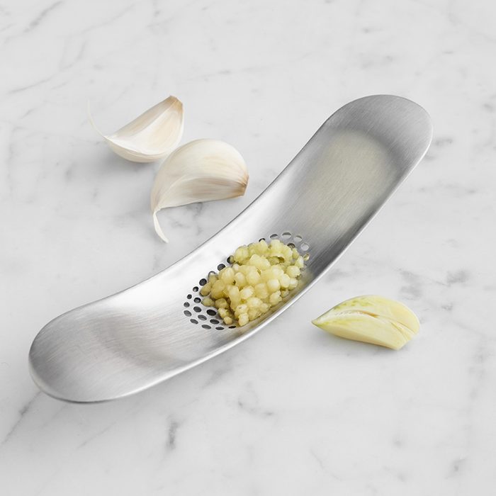 Joseph Joseph Garlic Rocker Ecomm Via Williams Sonoma.com