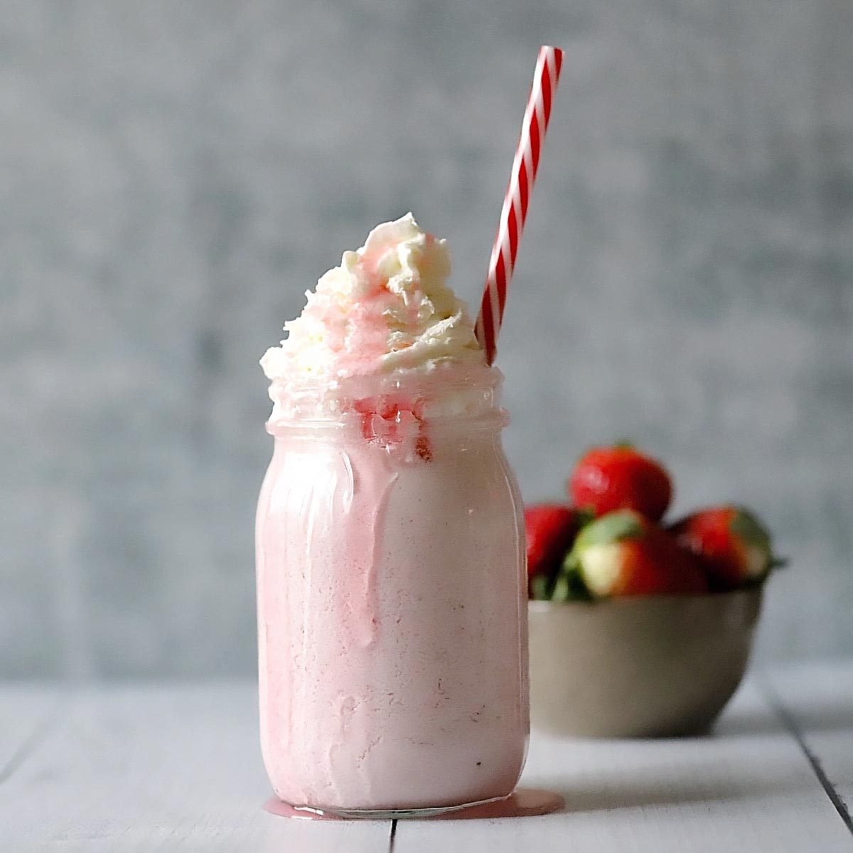 Keto Strawberry Cheesecake Shake