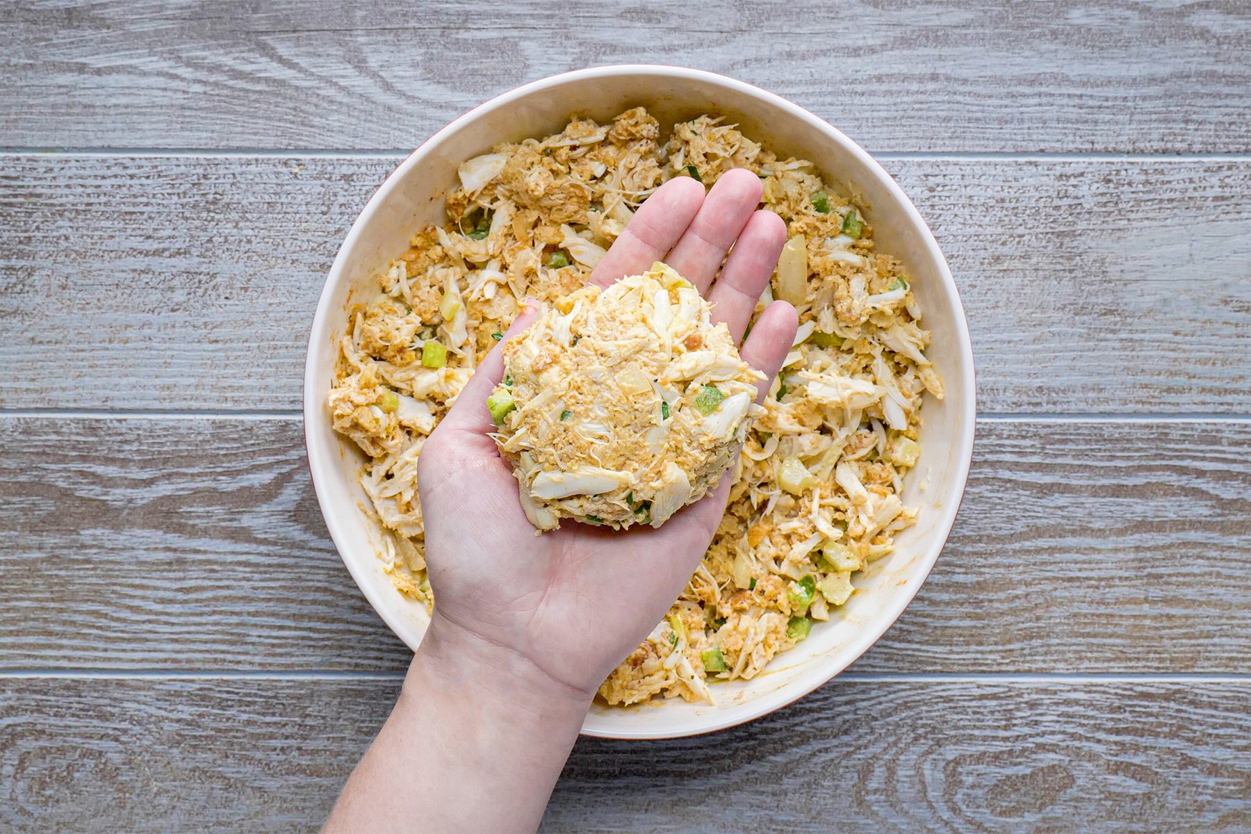 Classic Crab Cakes Tohvs24 10830 Mf 04 10 2