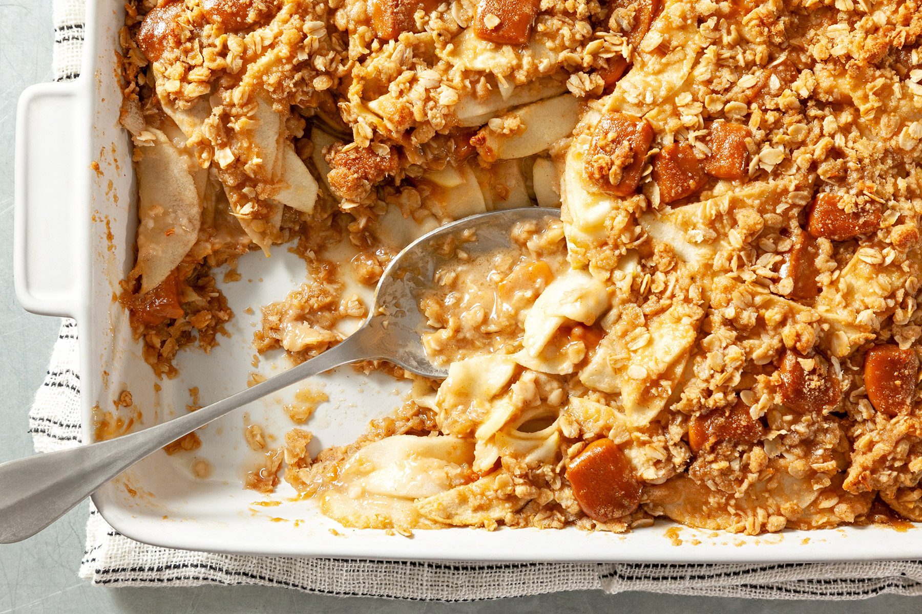 close shot of caramel apple crisp