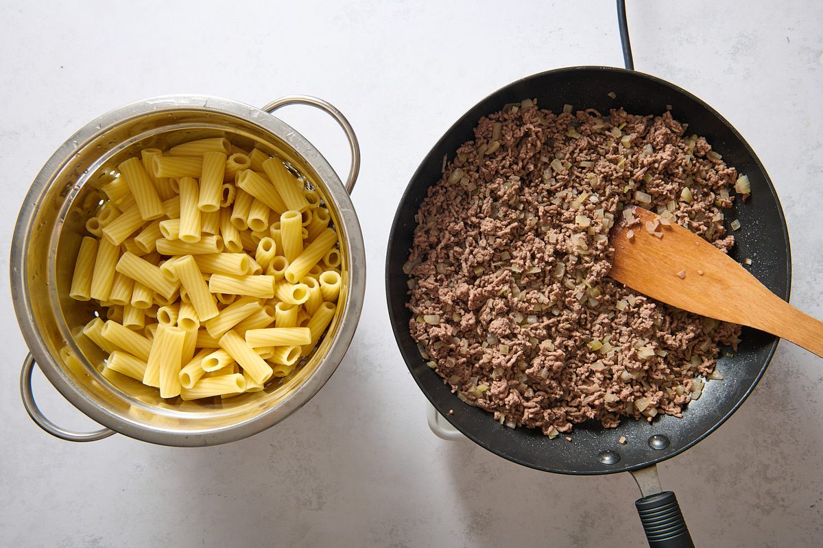 Cooking the pasta and browning the meat