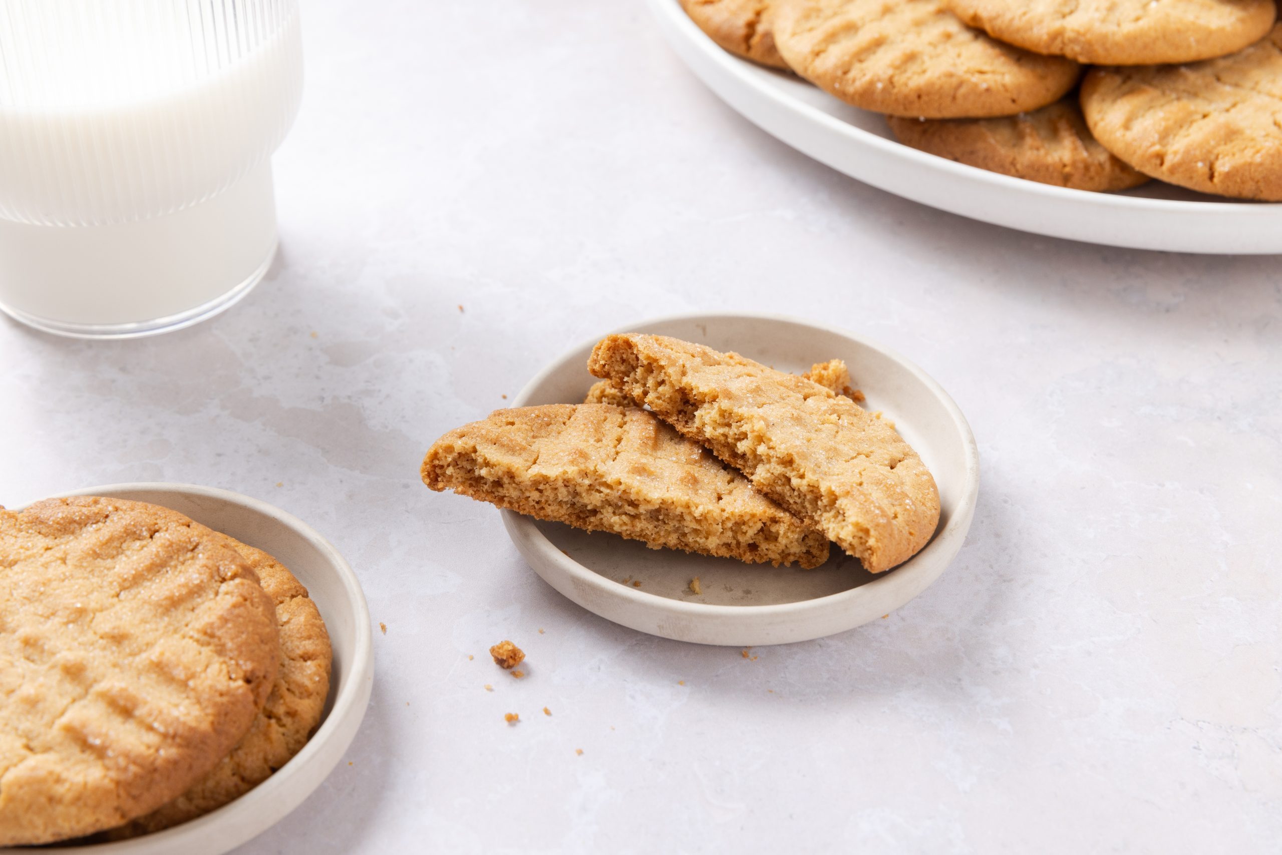 Cookies broke in the middle showing inside.