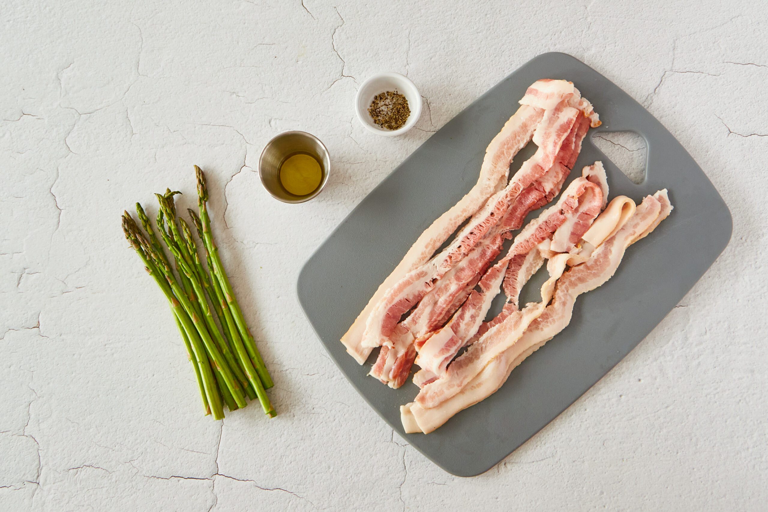 Ingredients for bacon wrapped asparagus