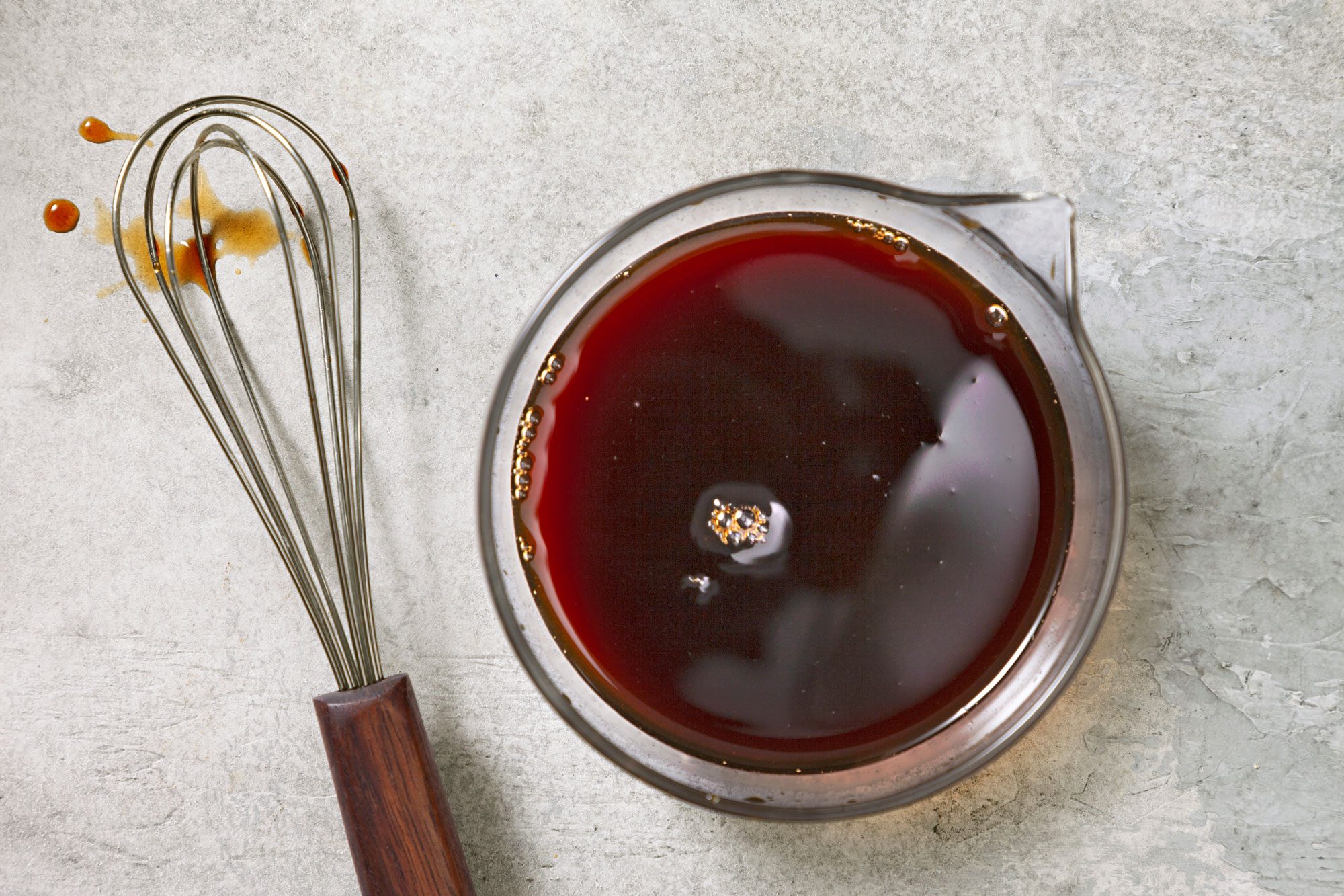Whisk together the remaining 2 tablespoons soy sauce with 2 teaspoons of wine, oyster sauce and sugar