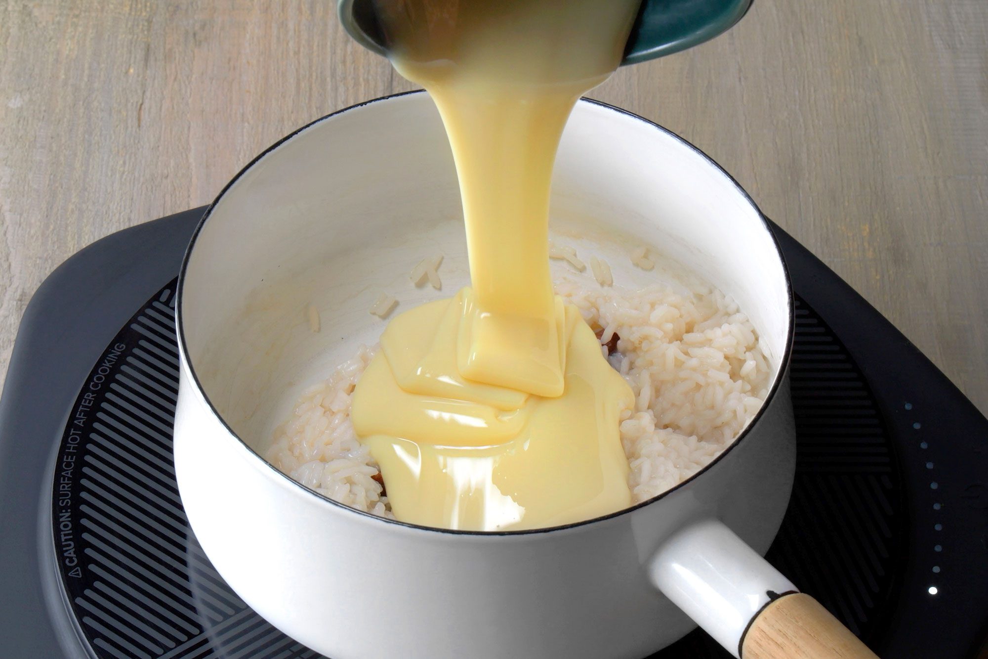 pour the creamy mixture on the rice
