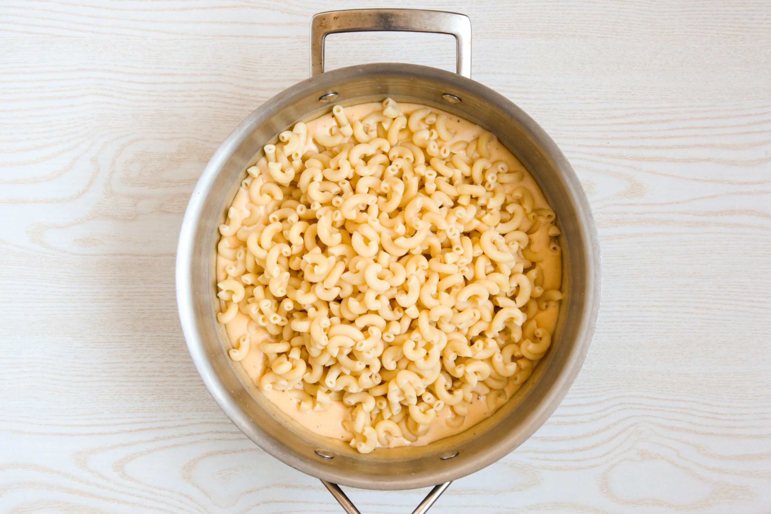 Marrying macaroni and cheese sauce