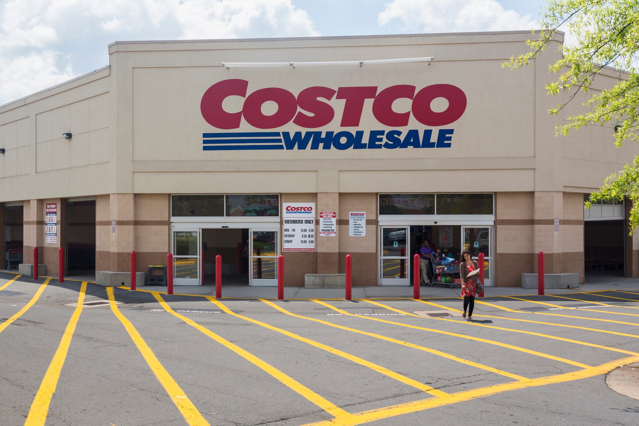Costco Is Selling a Le Creuset Set, But You Need to Win the Lottery to Afford It