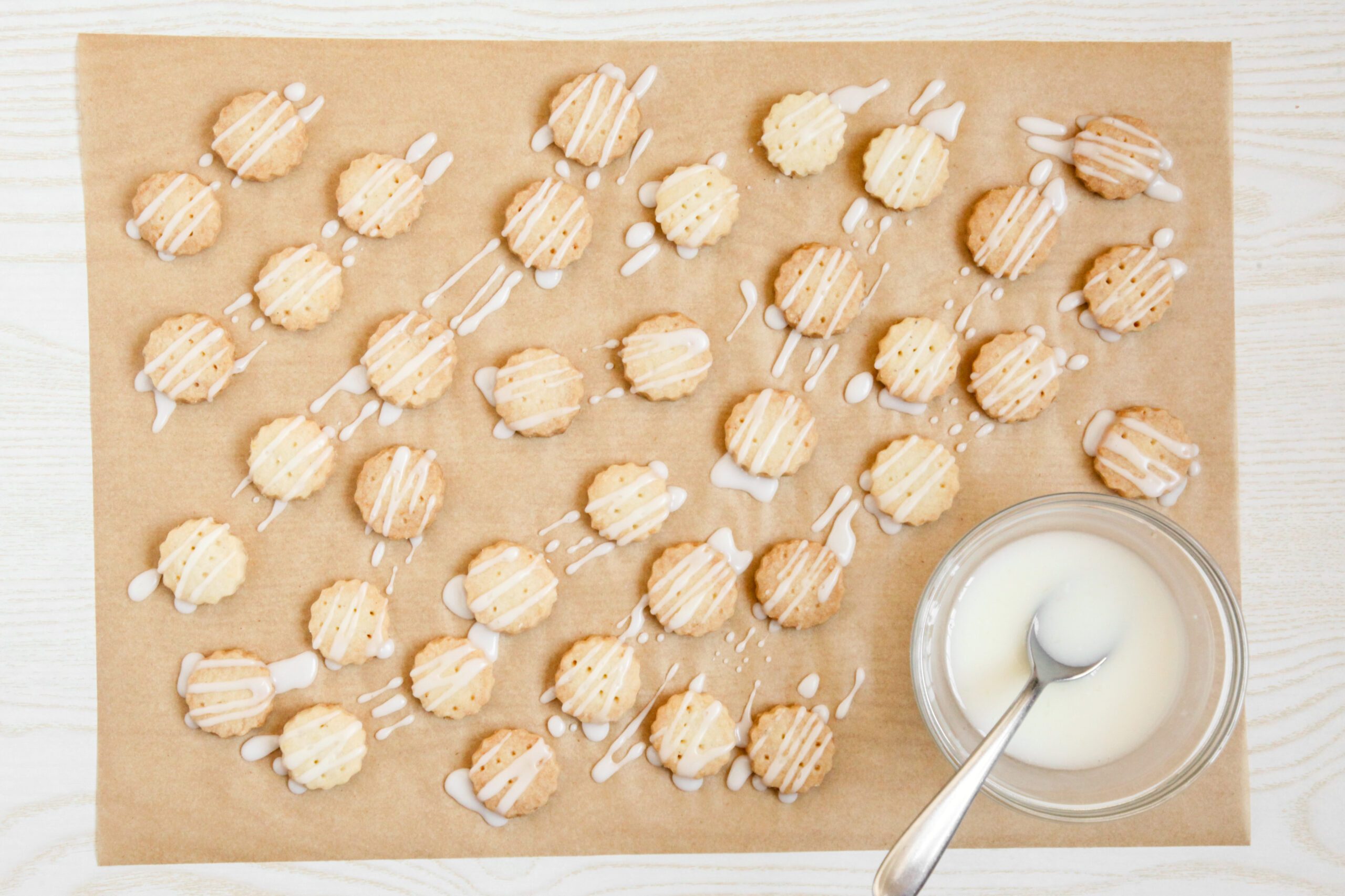 Drizzling Lemon Shortbread Cookies with icing