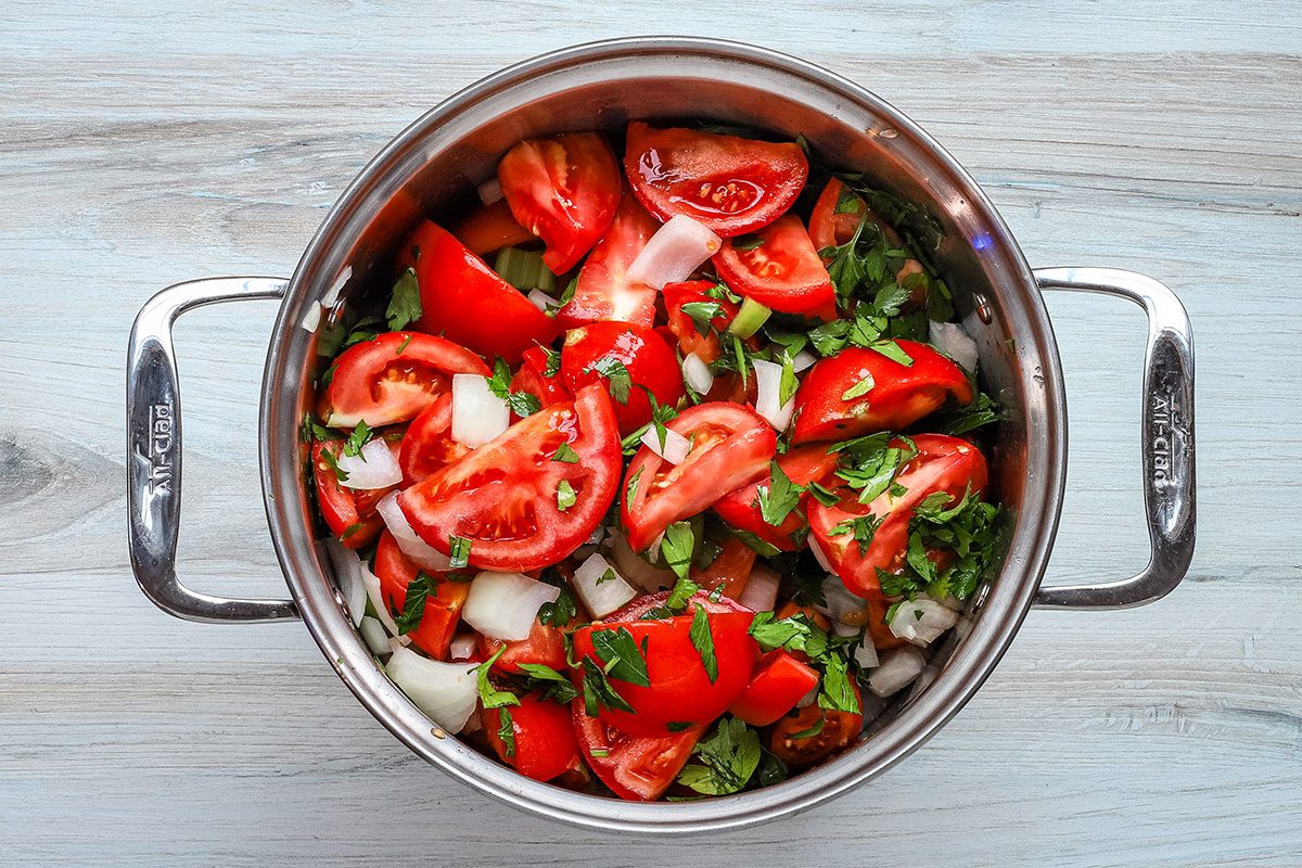 Making homemade tomato juice, a recipe from Taste of Home.