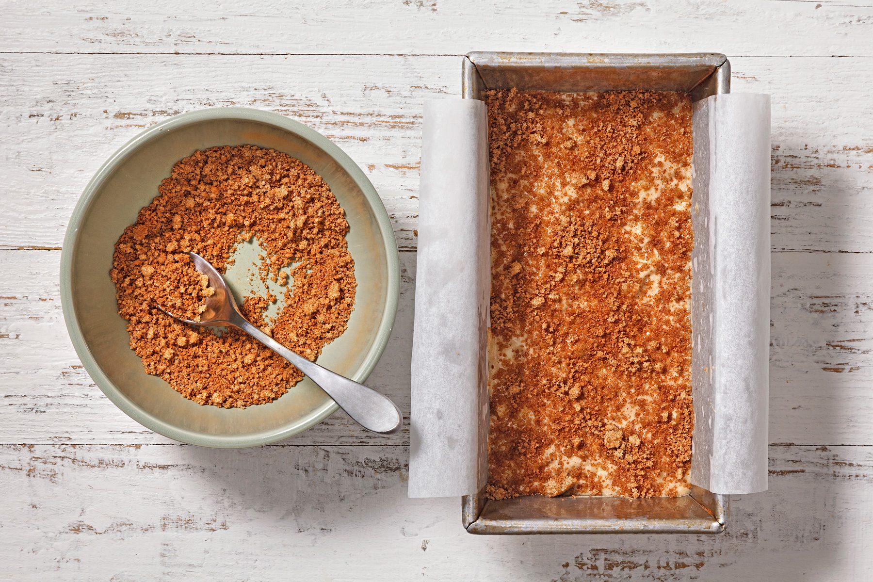 Sprinkle half of the brown sugar cinnamon mixture on top.