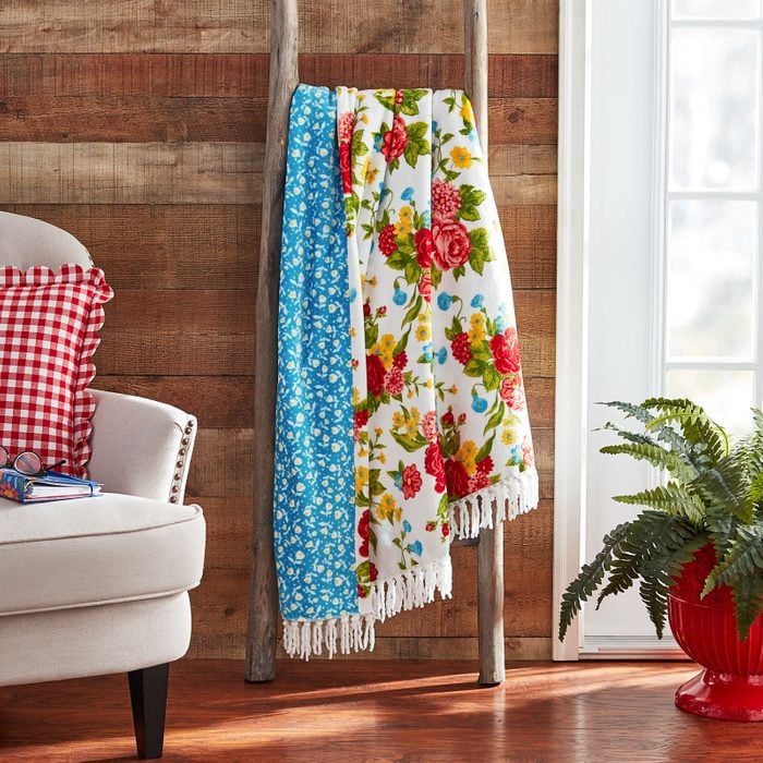 Toh Ecomm Pioneer Woman Throw Blanket Via Walmart.com 
