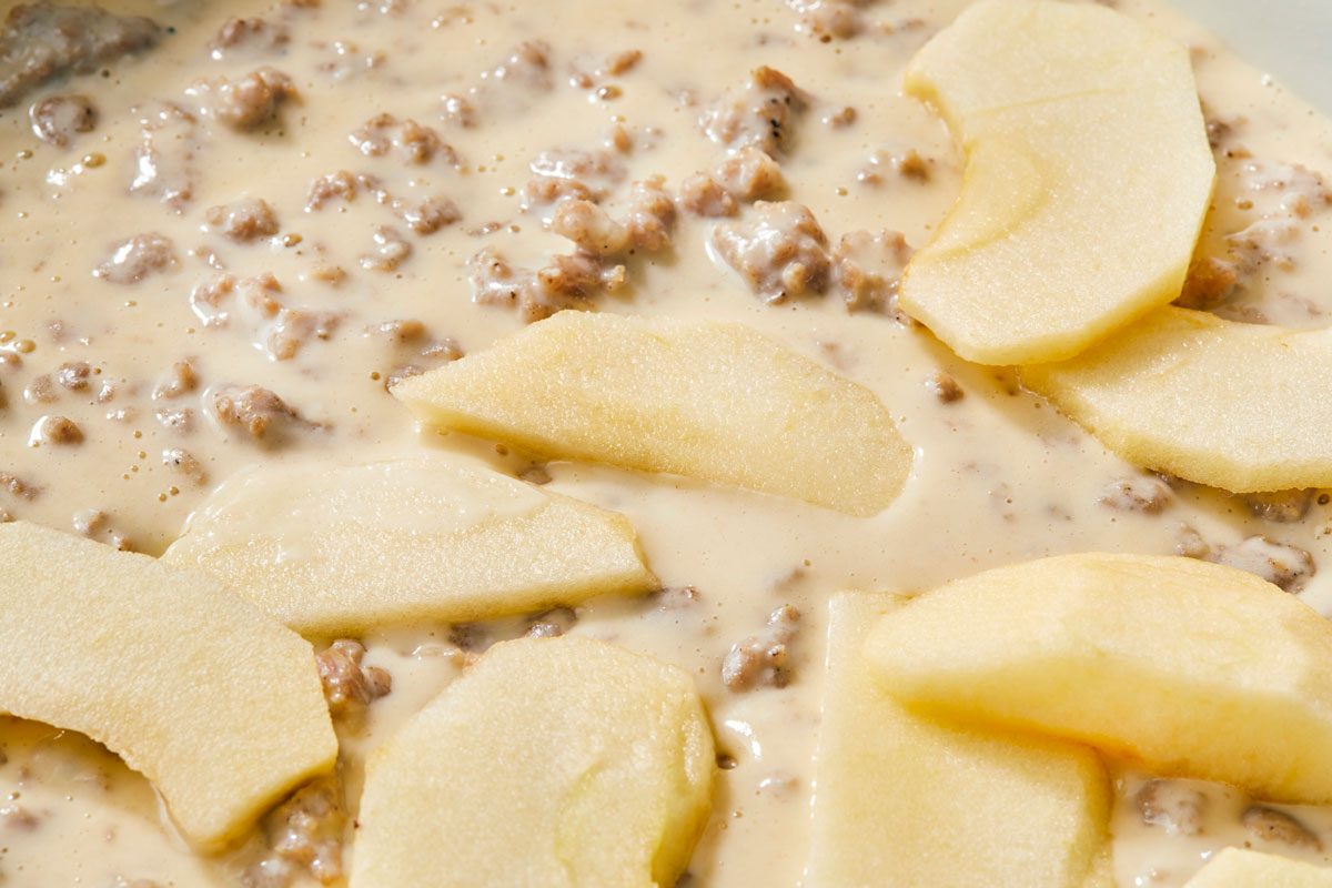 Top with apple slices