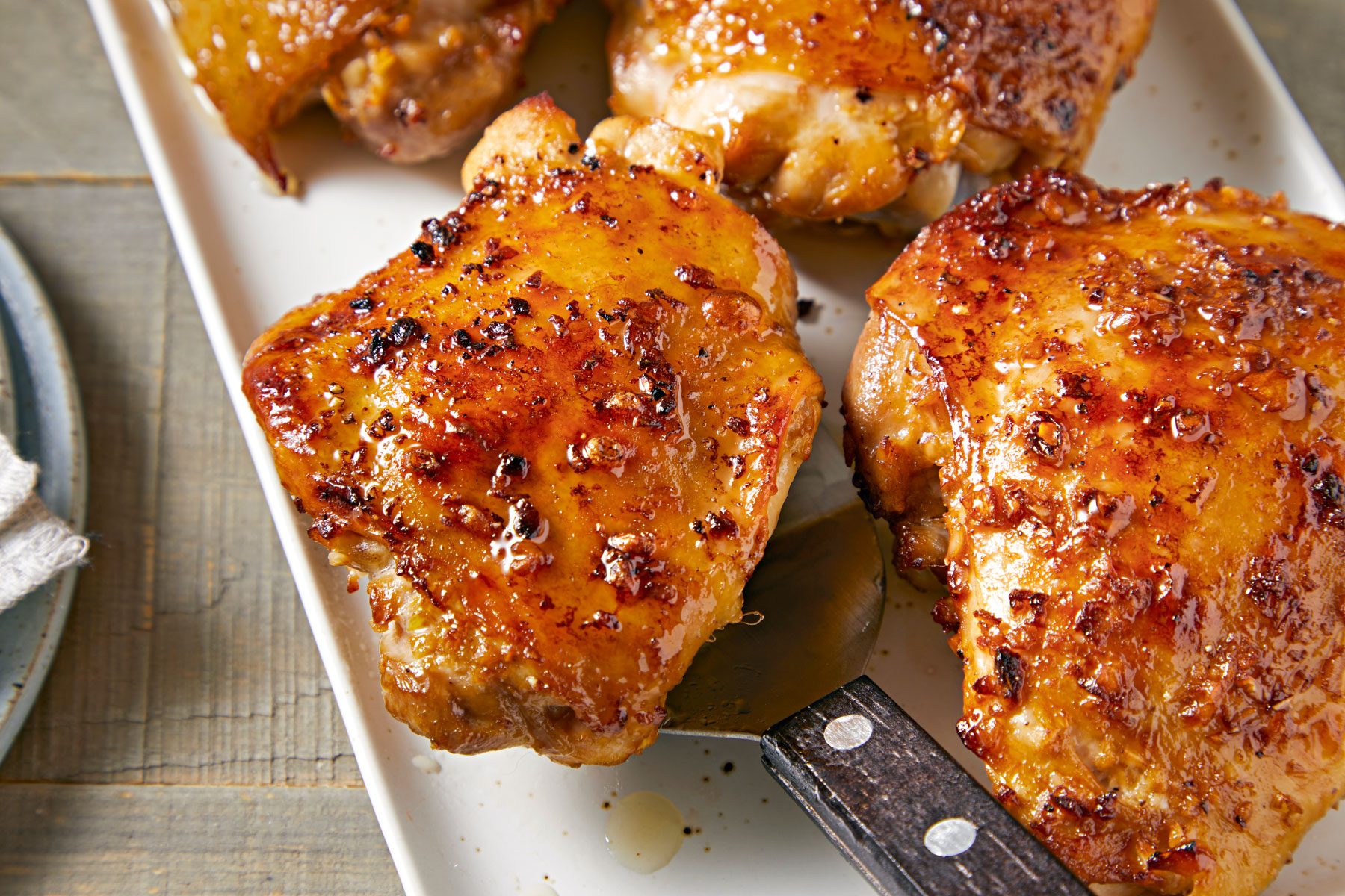 Crispy Garlic Broiled Chicken Thighs