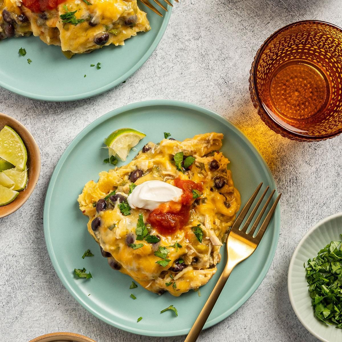 Slow Cooker Green Chile Chicken Enchilada Pie Exps Tohd24 159369 Erickleinberg 8