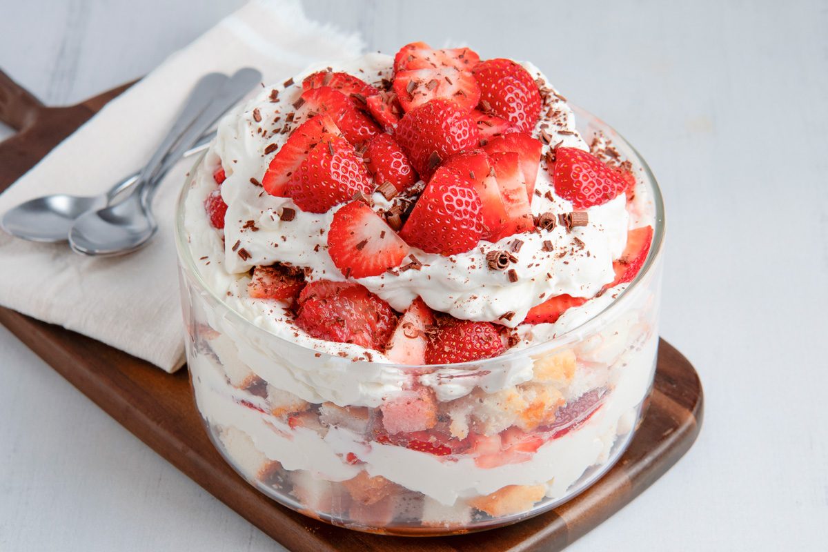 Strawberry Cheesecake Trifle 