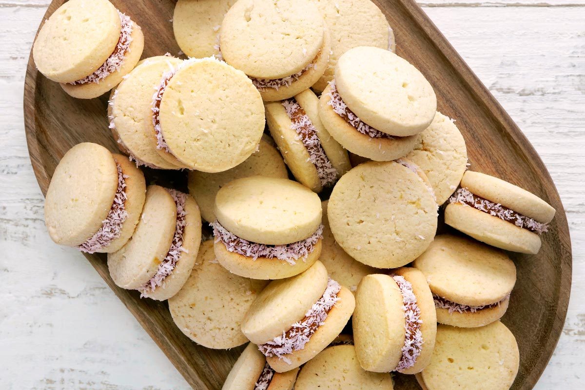 alfajores cookies in a tray