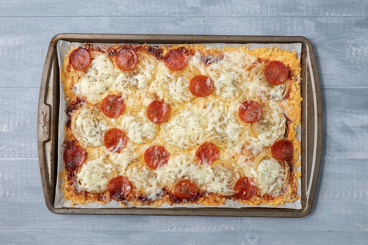 I Tried a Pizza-Style Version of the Viral Onion Ring Chips, and It’s So Dang Tasty