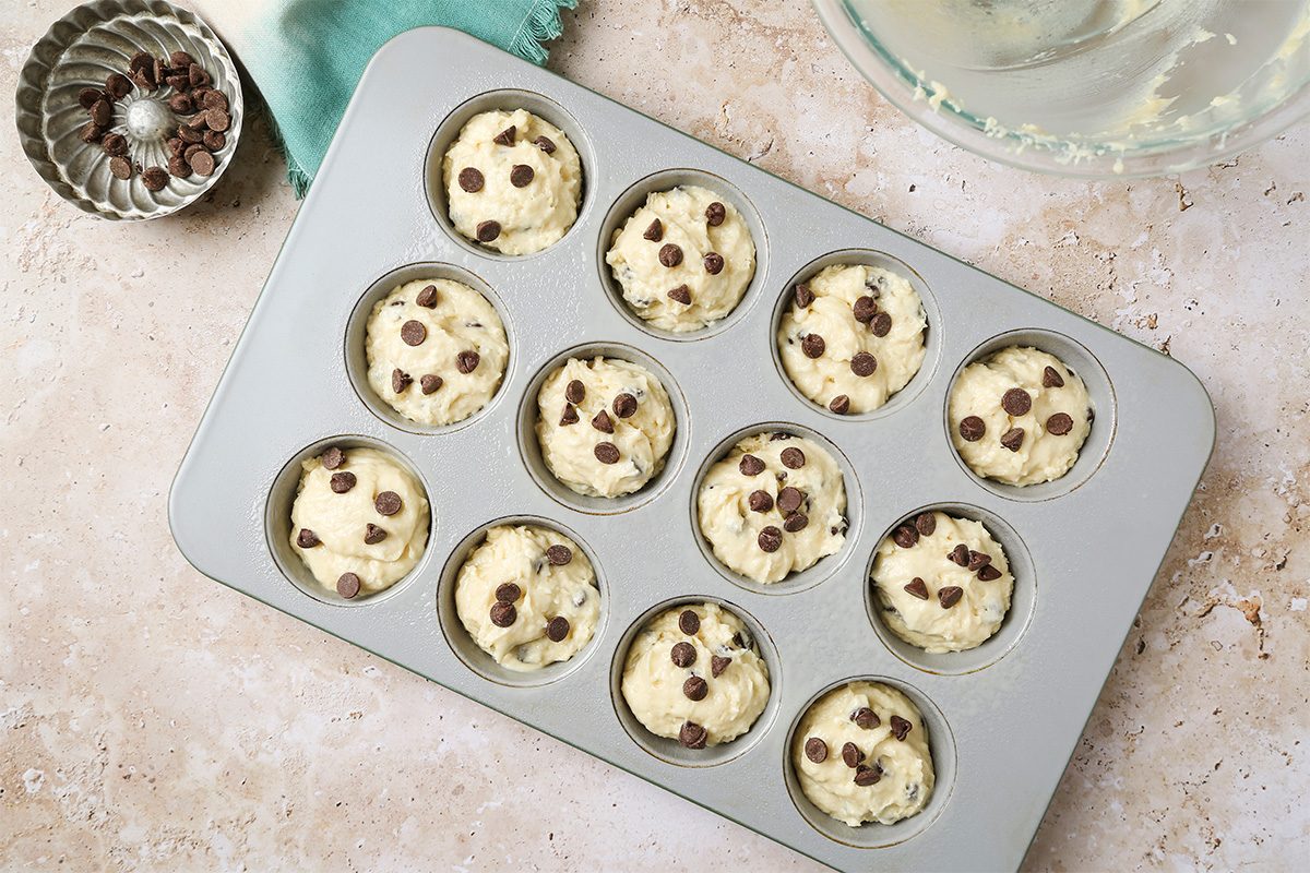 Chocolate Chip Muffins With Sour Cream Tohd25 10111 Jonathanmelendez 02