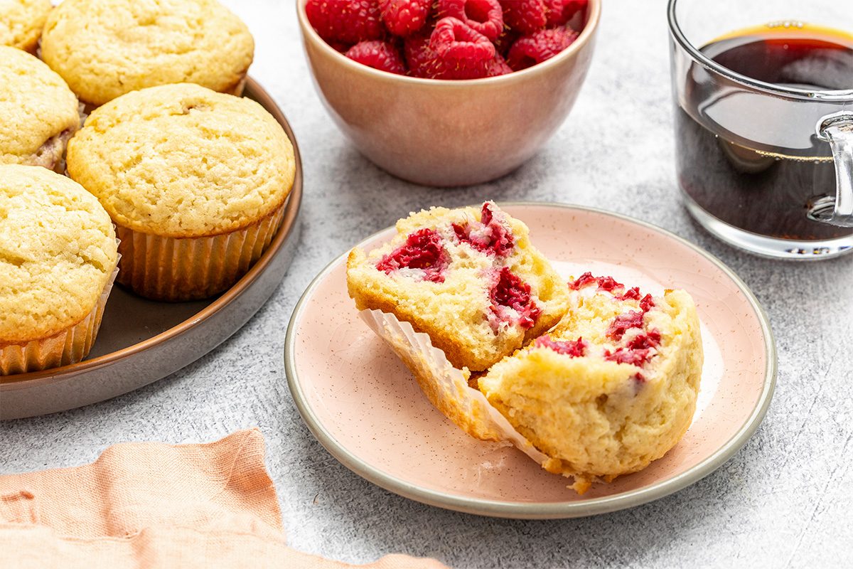 Berry Muffins With Sour Cream Tohd25 31317 Erickleinberg 3